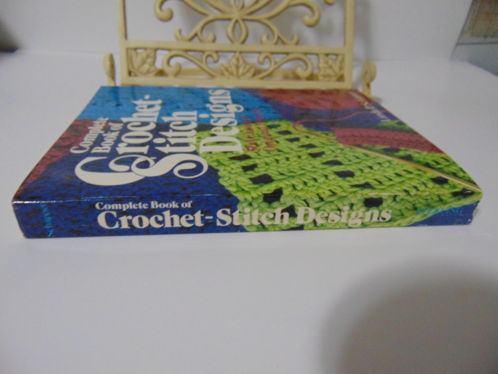 Vintage Complete Book of Crochet-Stitch Designs by Linda Schapper 1985