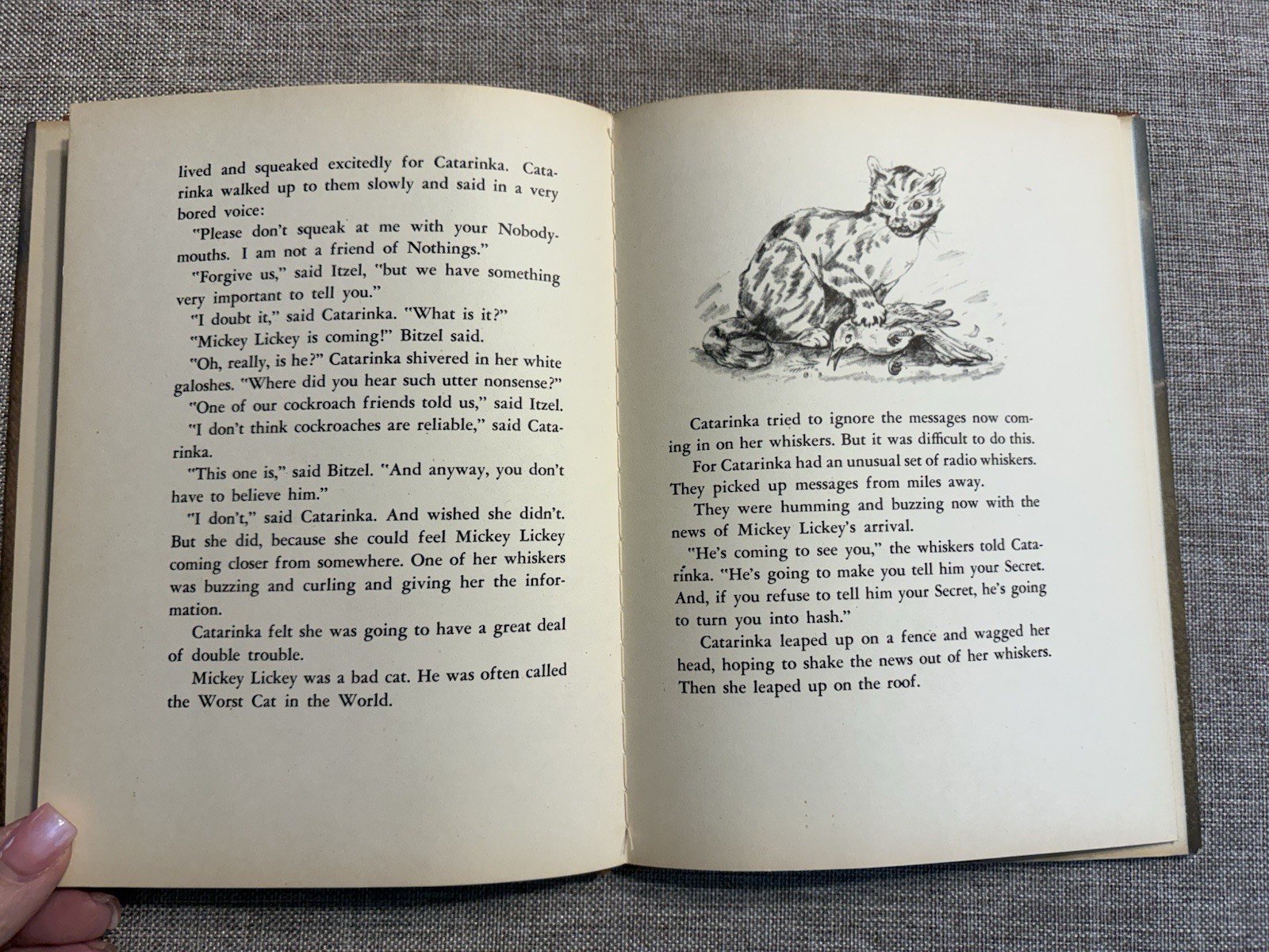 The Cat That Jumped Out of the Story Ben Hecht 1947 HC/DJ Children Book 1st Ed.
