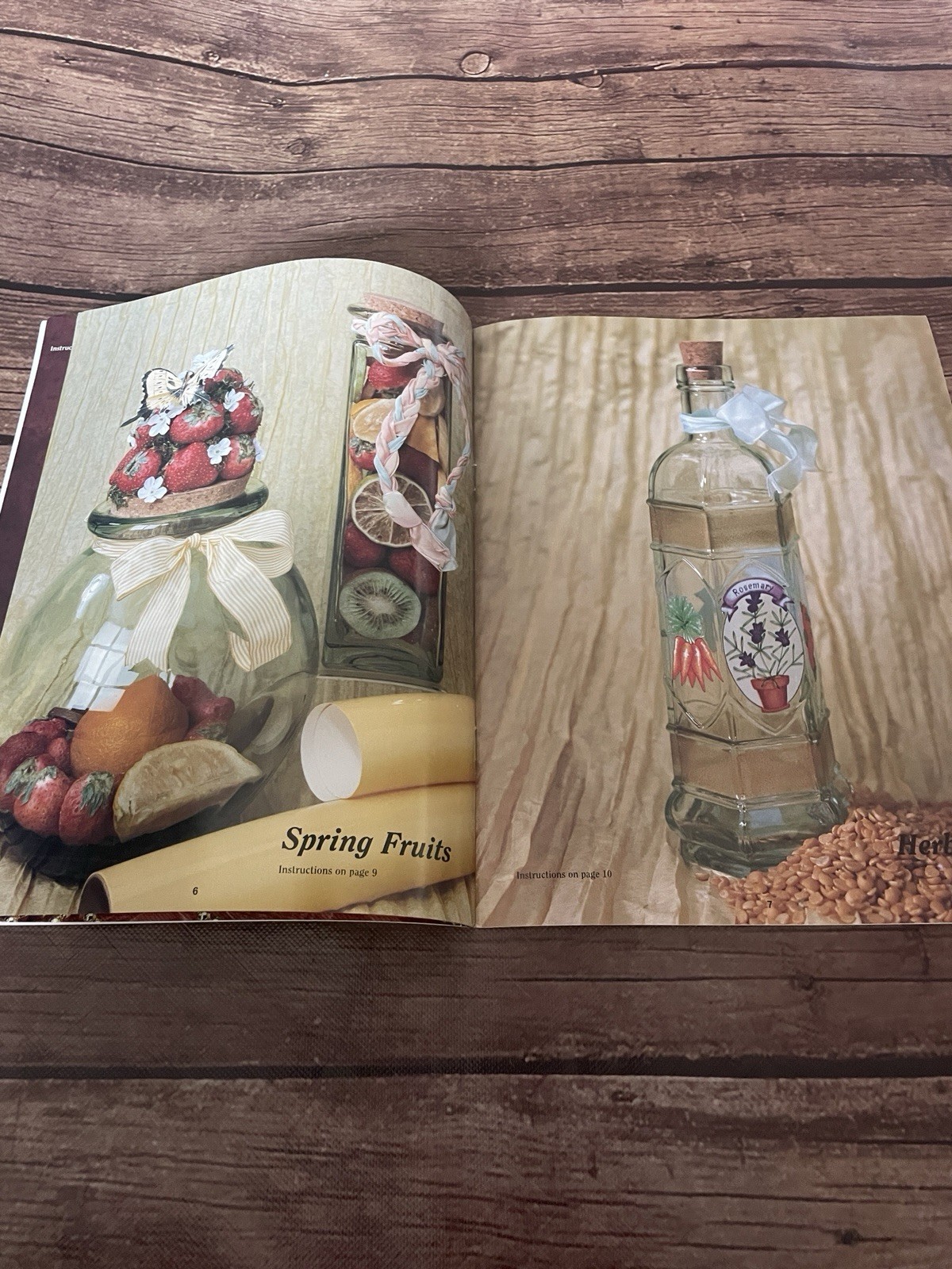 The Book of Beautiful BOTTLES Booklet Betsye Yates PLAID Inc 24 Pages Crafting