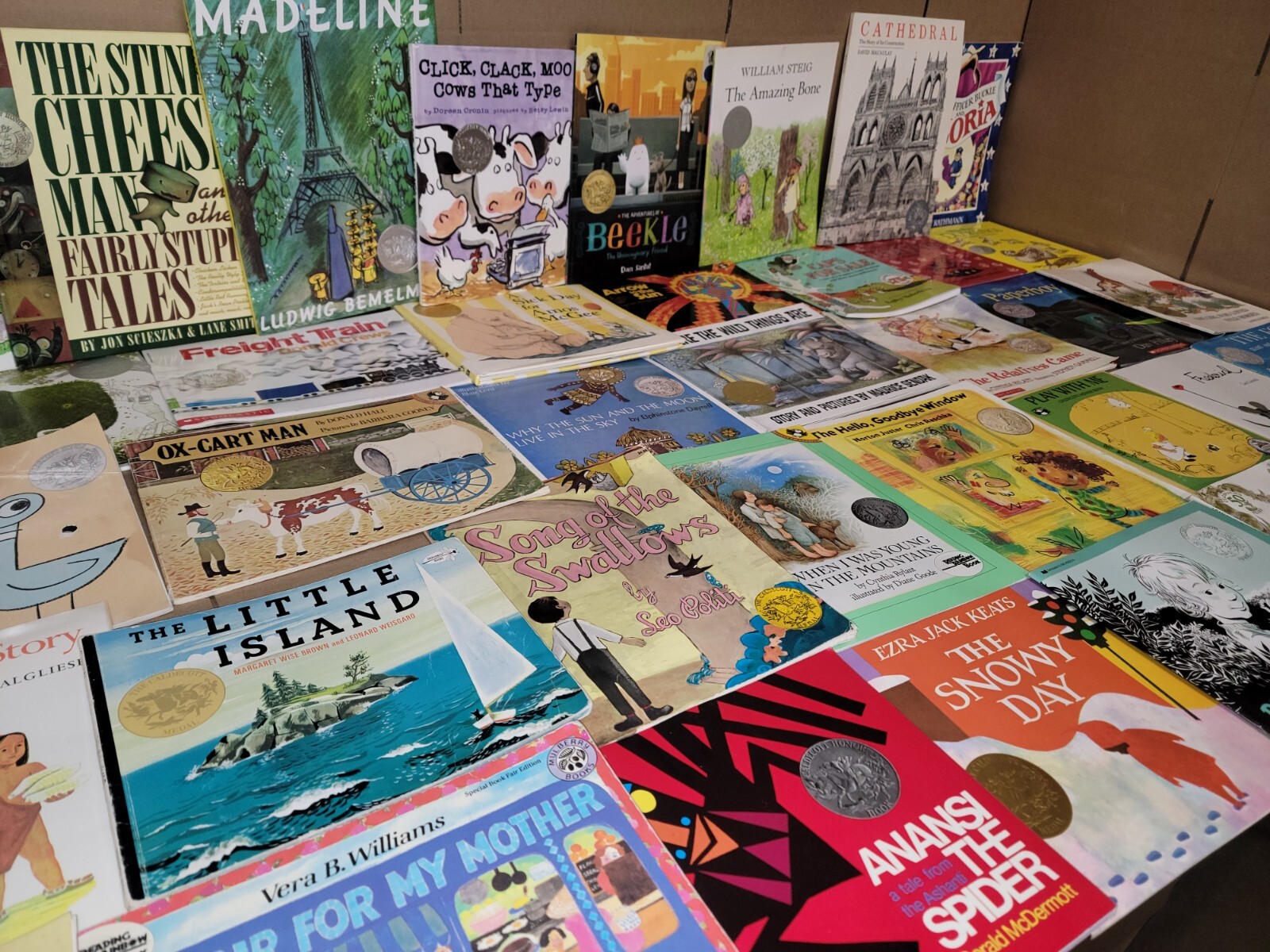 Lot of 15 Caldecott Honor Award Winning Chapter Children Kid Books AR*RANDOM MIX