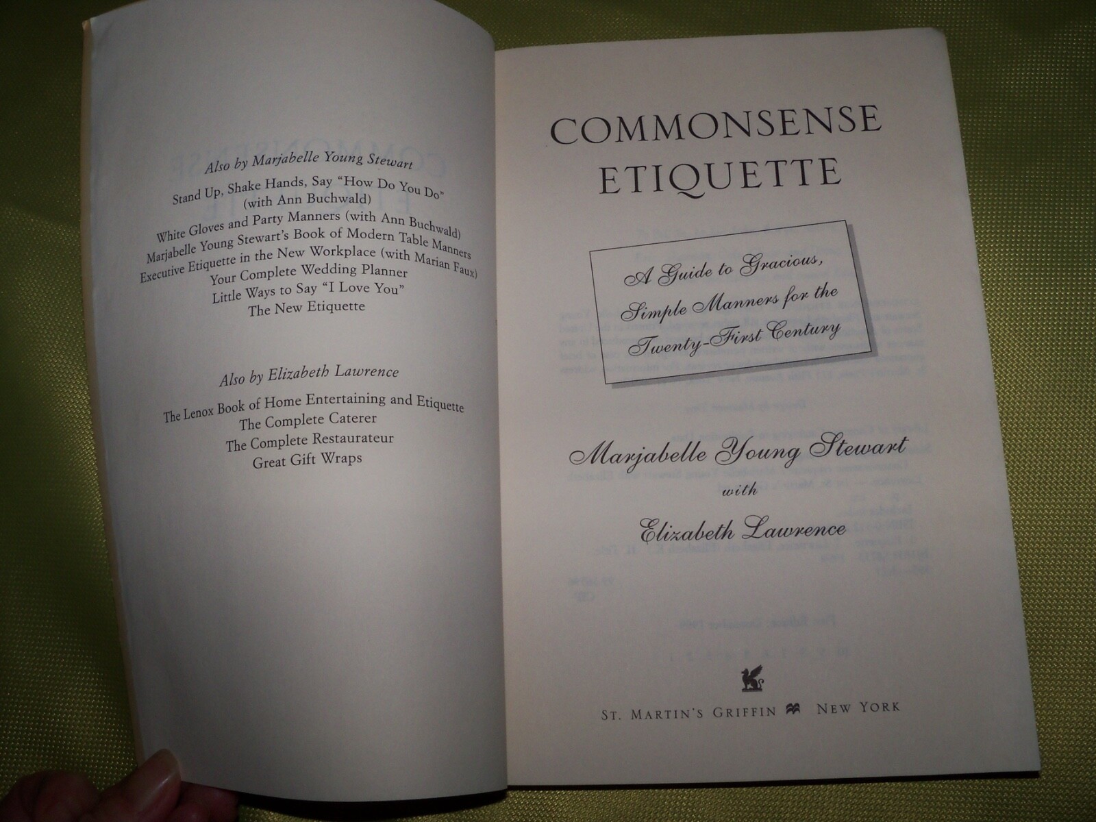 Commonsense Etiquette: Guide to Gracious Manners 21 CENTURY – Elizabeth Lawrence