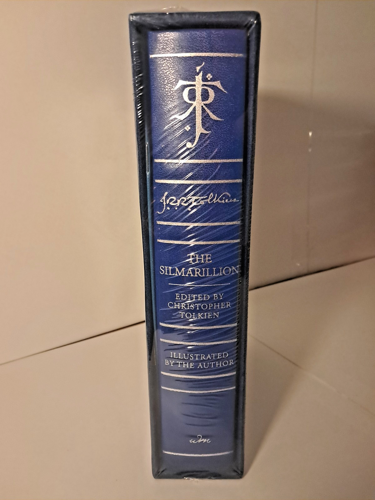 The Silmarillion Deluxe Illustrated by Tolkien Special Edition Hard Cover