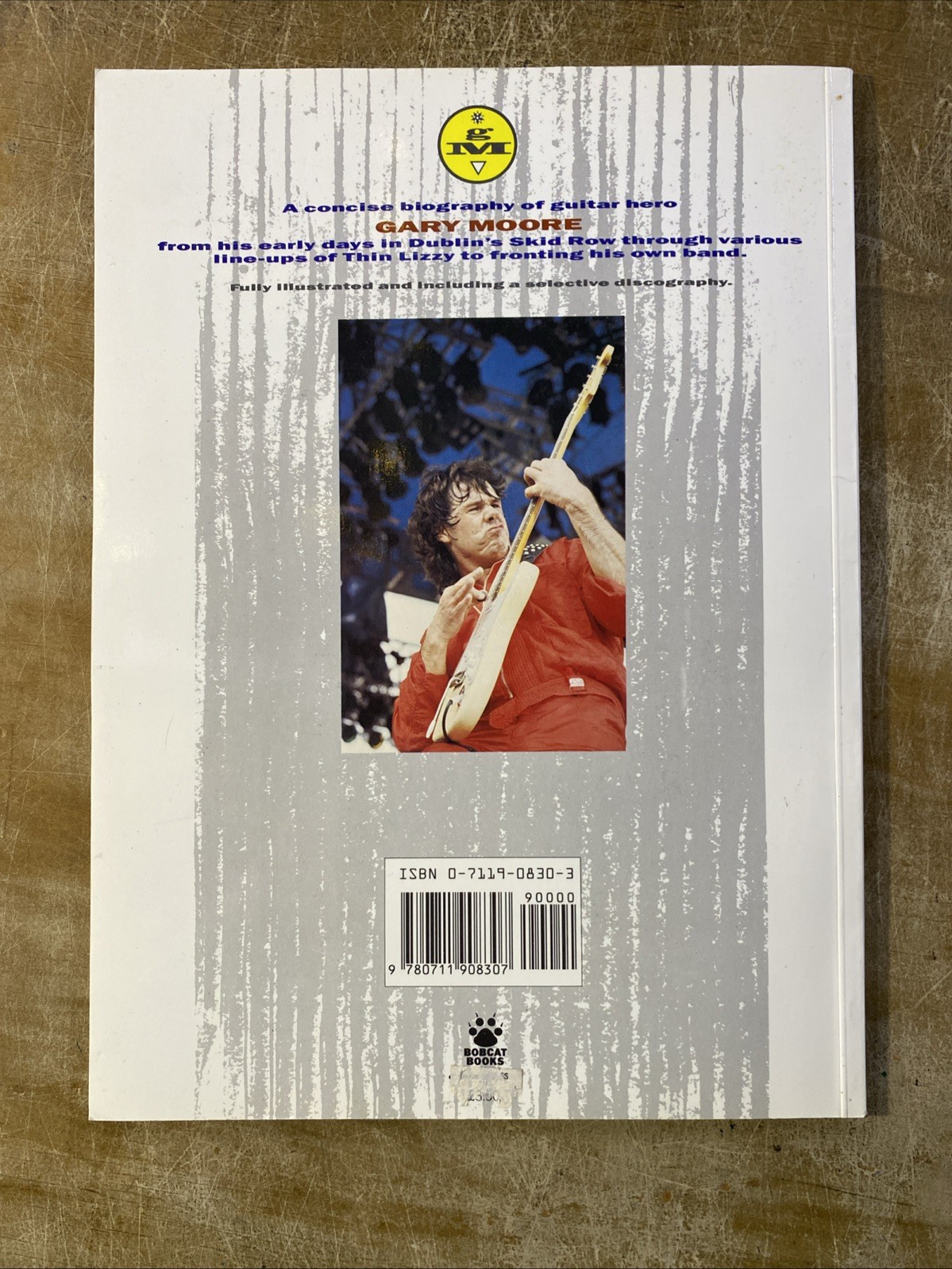 GARY MOORE ROCK N ROLL BIOGRAPHY BY CHRIS WELCH PAPERBACK VERY GOOD CONDITION