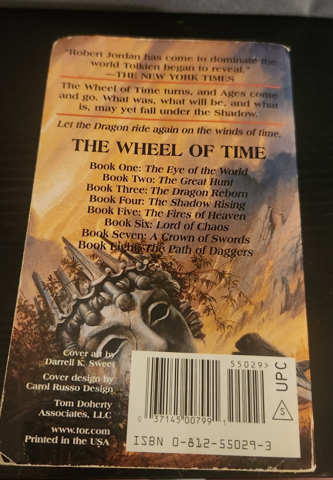 Path of Daggers Book 8 of ‘the Wheel of Time’ by Robert Jordan (1998 paperback)