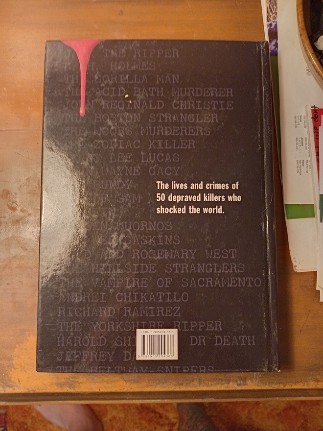 Serial Killers: The Stories of Historys 50 Evilest Murderers – VERY GOOD