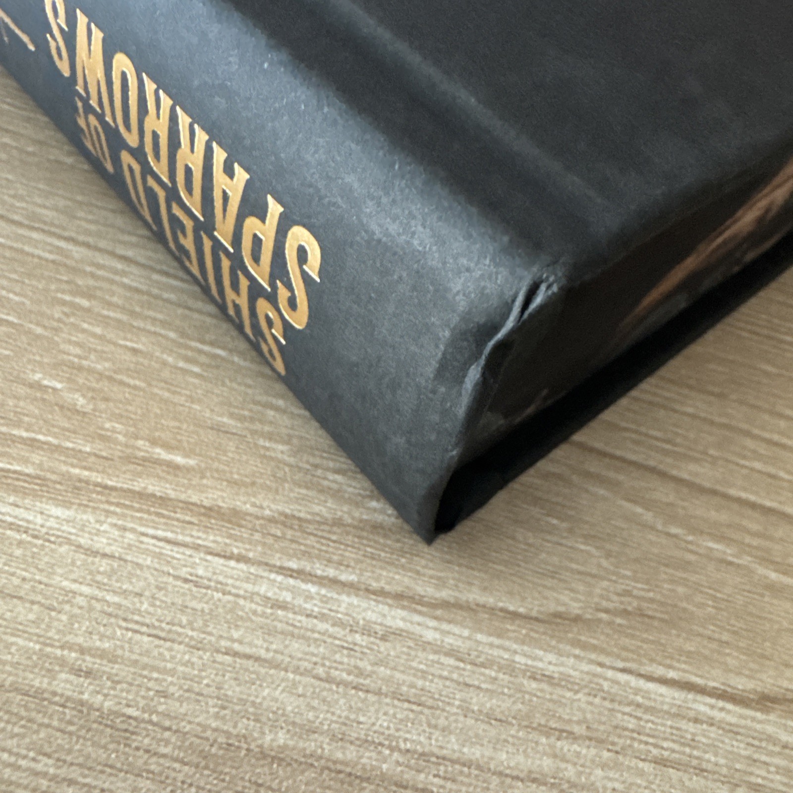 Shield of Sparrows Deluxe Special Ed. Devney Perry Sprayed Edges First Print 🔥