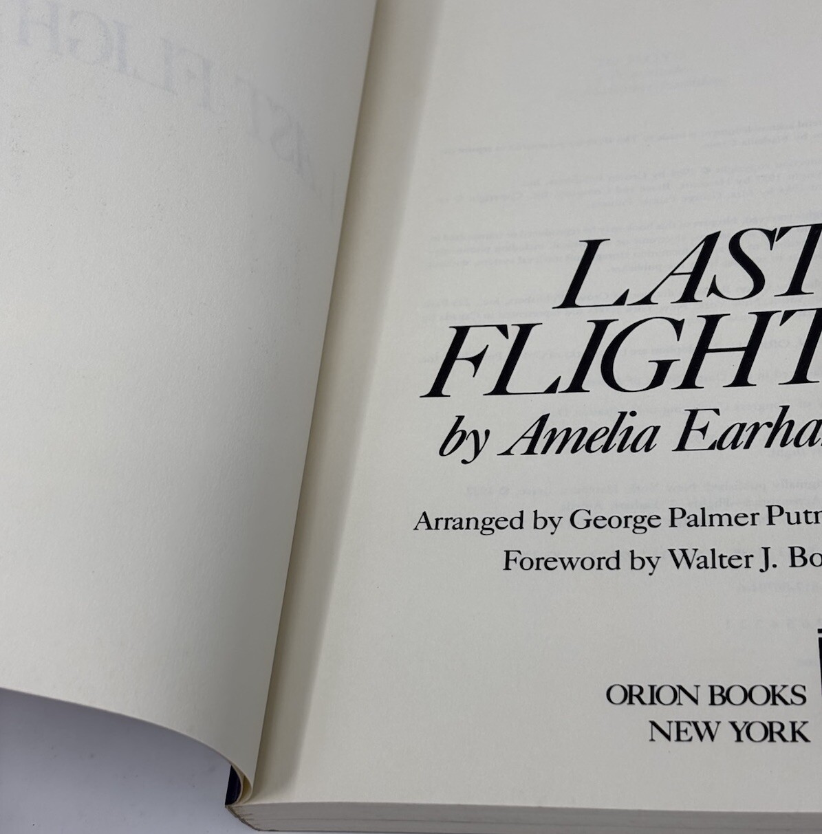 Last Flight By Amelia Earhart historical nonfiction 135 pages softcover