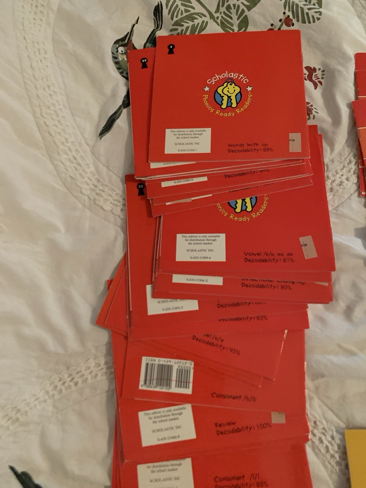 81 Kids Scholastic Readers Mostly Phonics & Some Sight