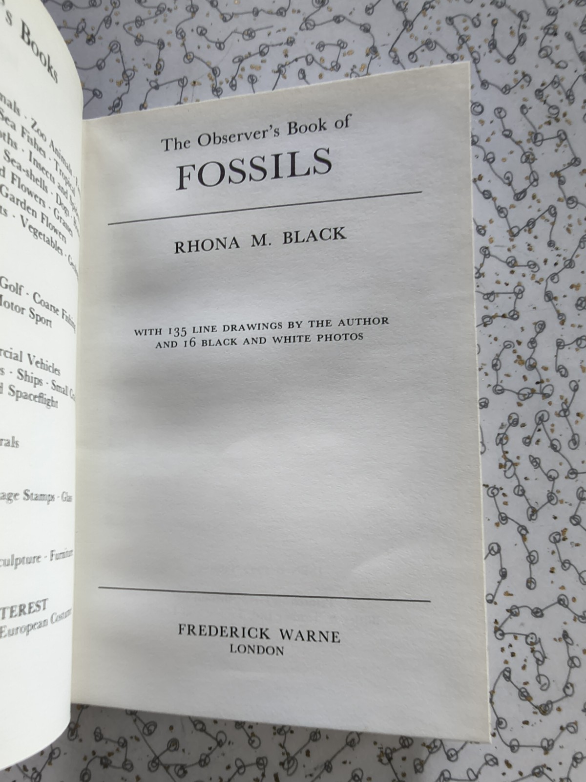 The Observer’s Book of Fossils by Rhona M. Black 1977 First Edition Hardback