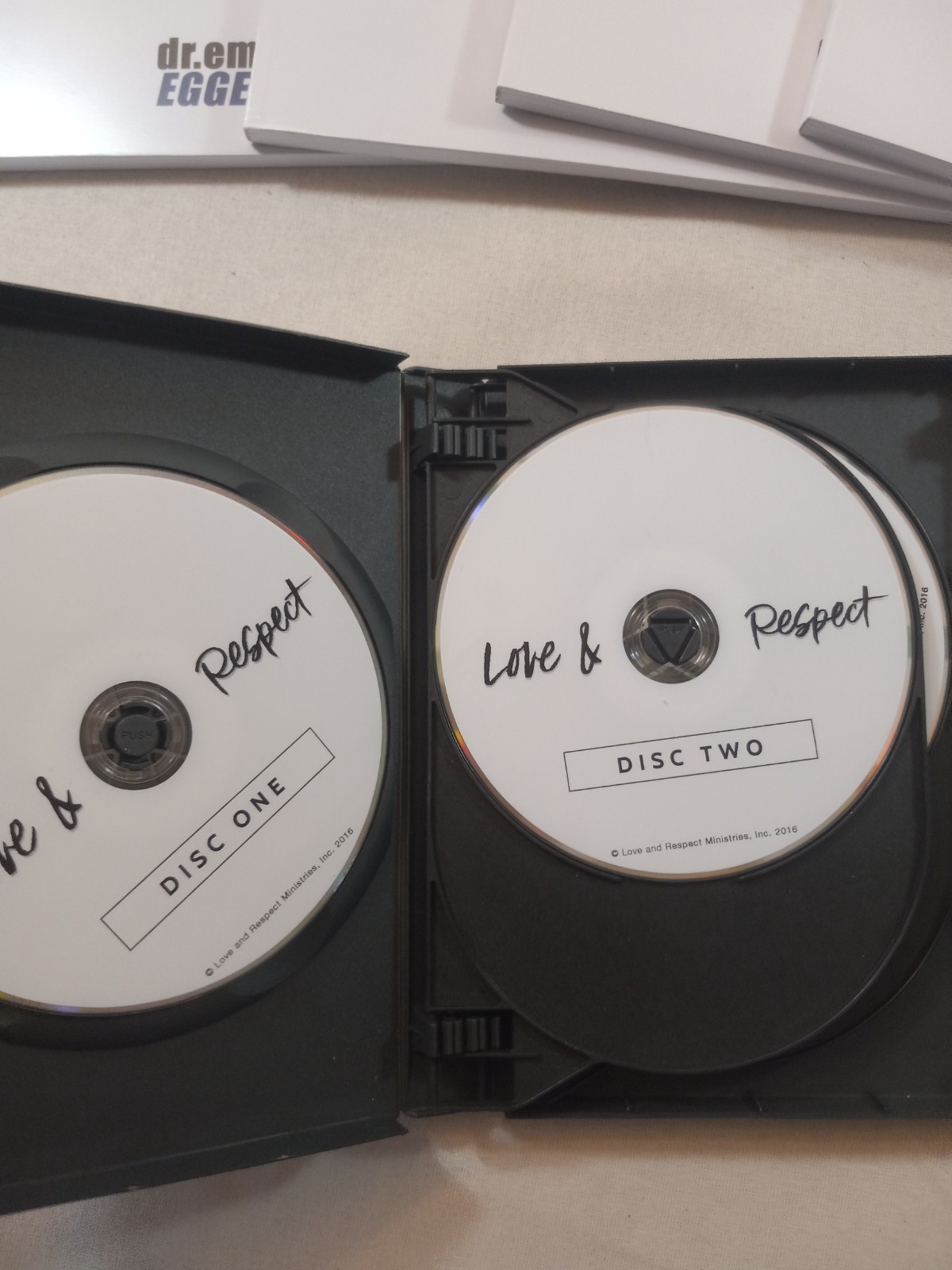 Love & Respect – 5 DVD – Dr. Emerson Eggerichs + 6 Small Group Discussion Guides