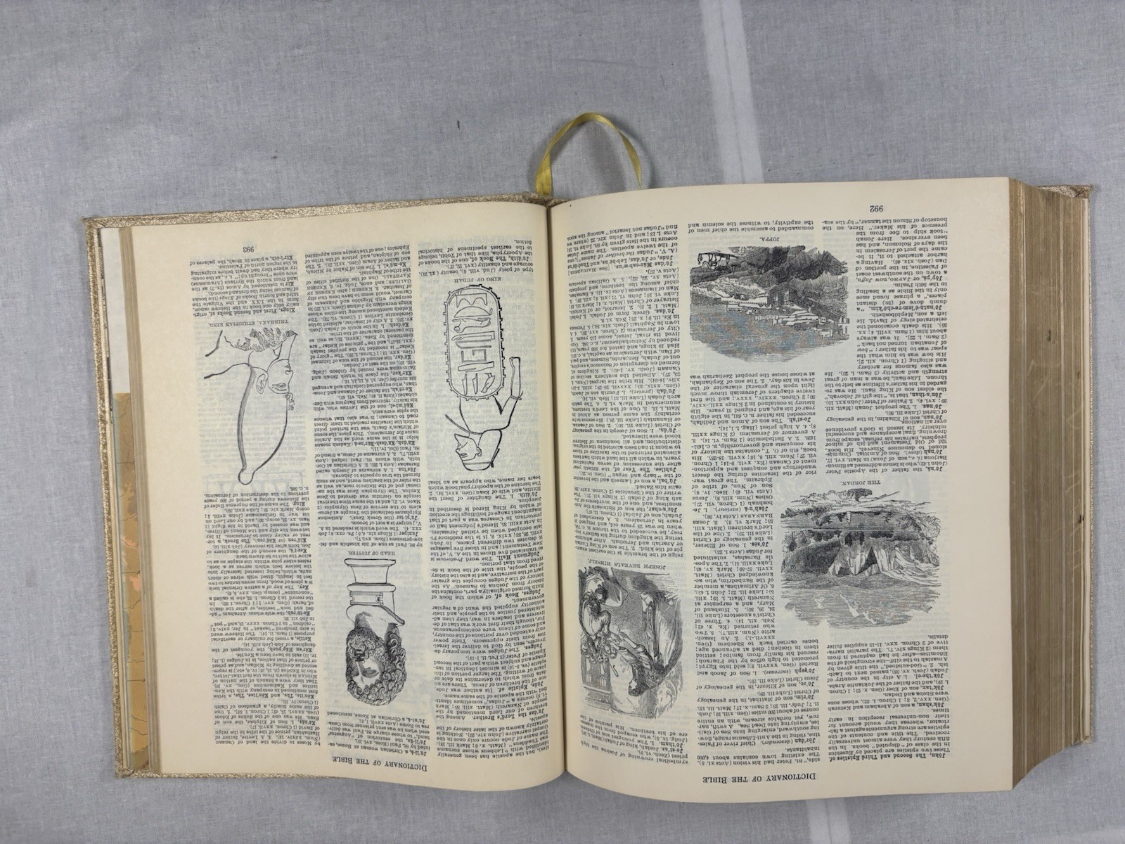 Vintage KJV Heirloom Family Holy Bible Red Letter Edition Large Family Bible