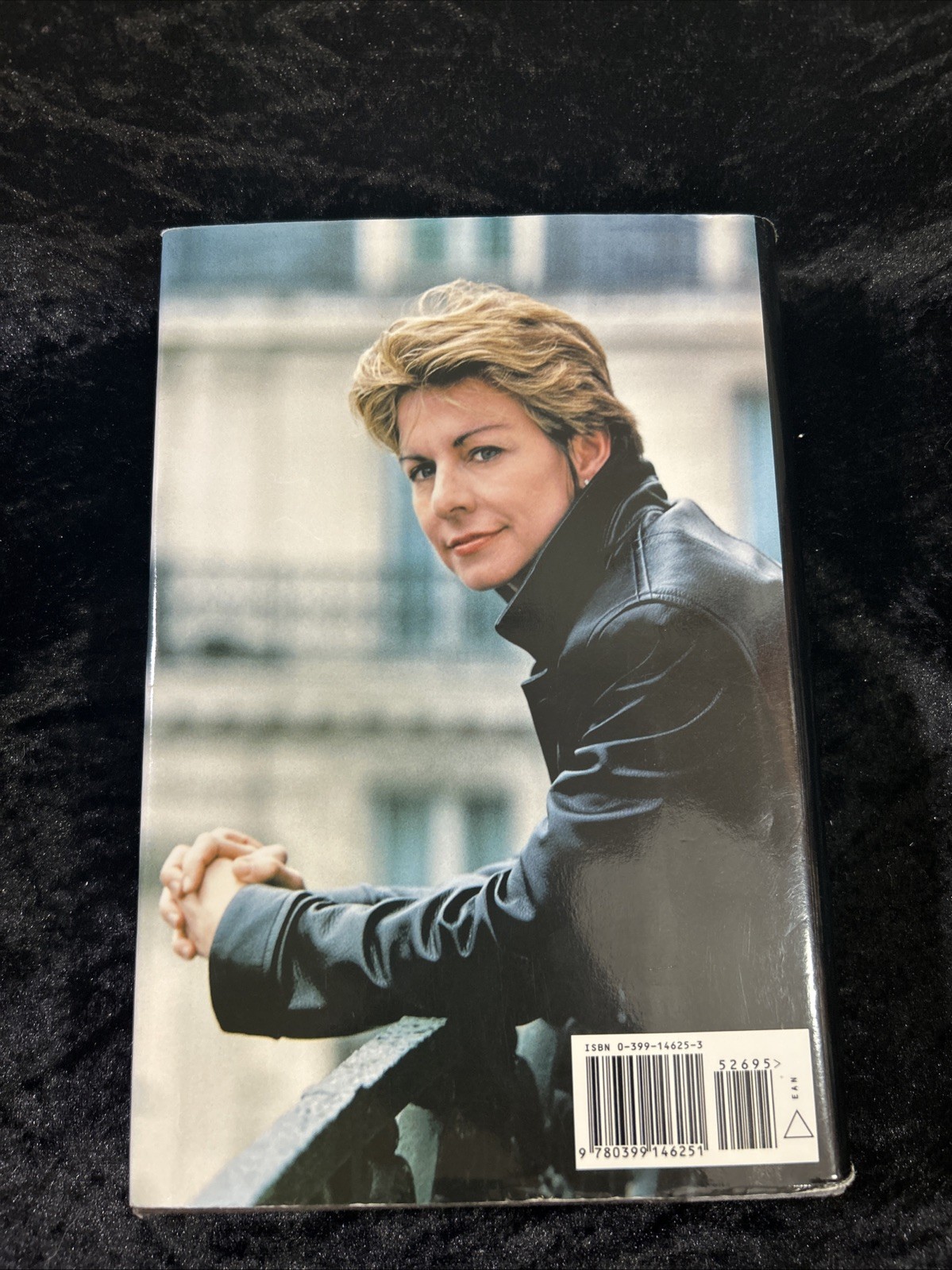 Kay Scarpetta Ser: The Last Precinct – Patricia Cornwell – 2000 h/c d/j 1st ed