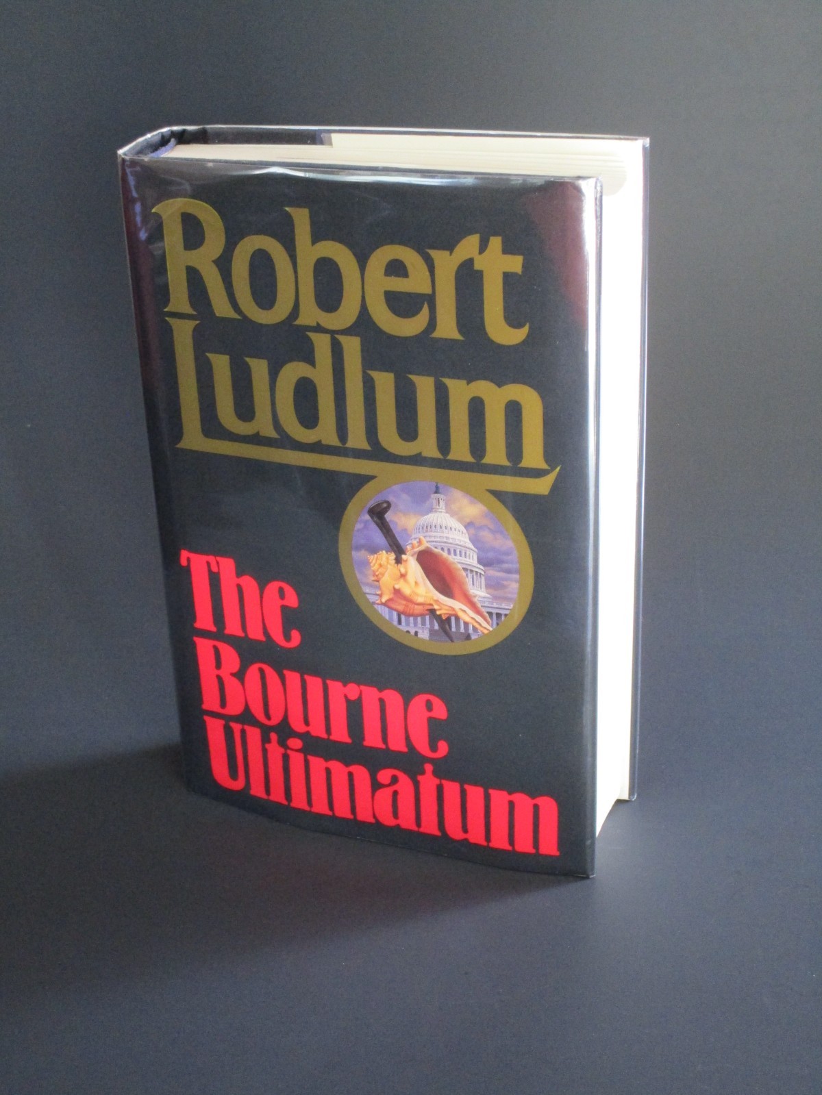 The Bourne Ultimatum by Robert Ludlum. (1990, Hardcover)