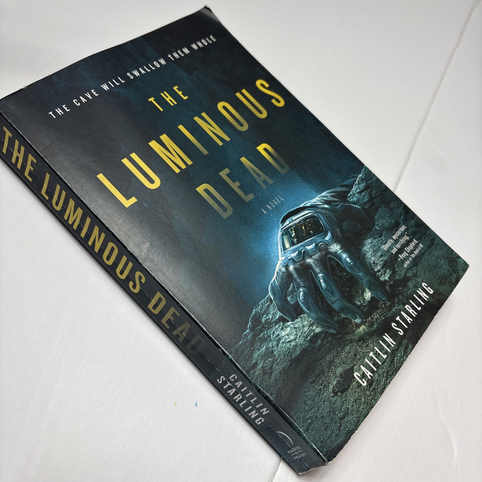 The Luminous Dead: A Debut Sci-Fi Horror Thriller of Survival and Betrayal