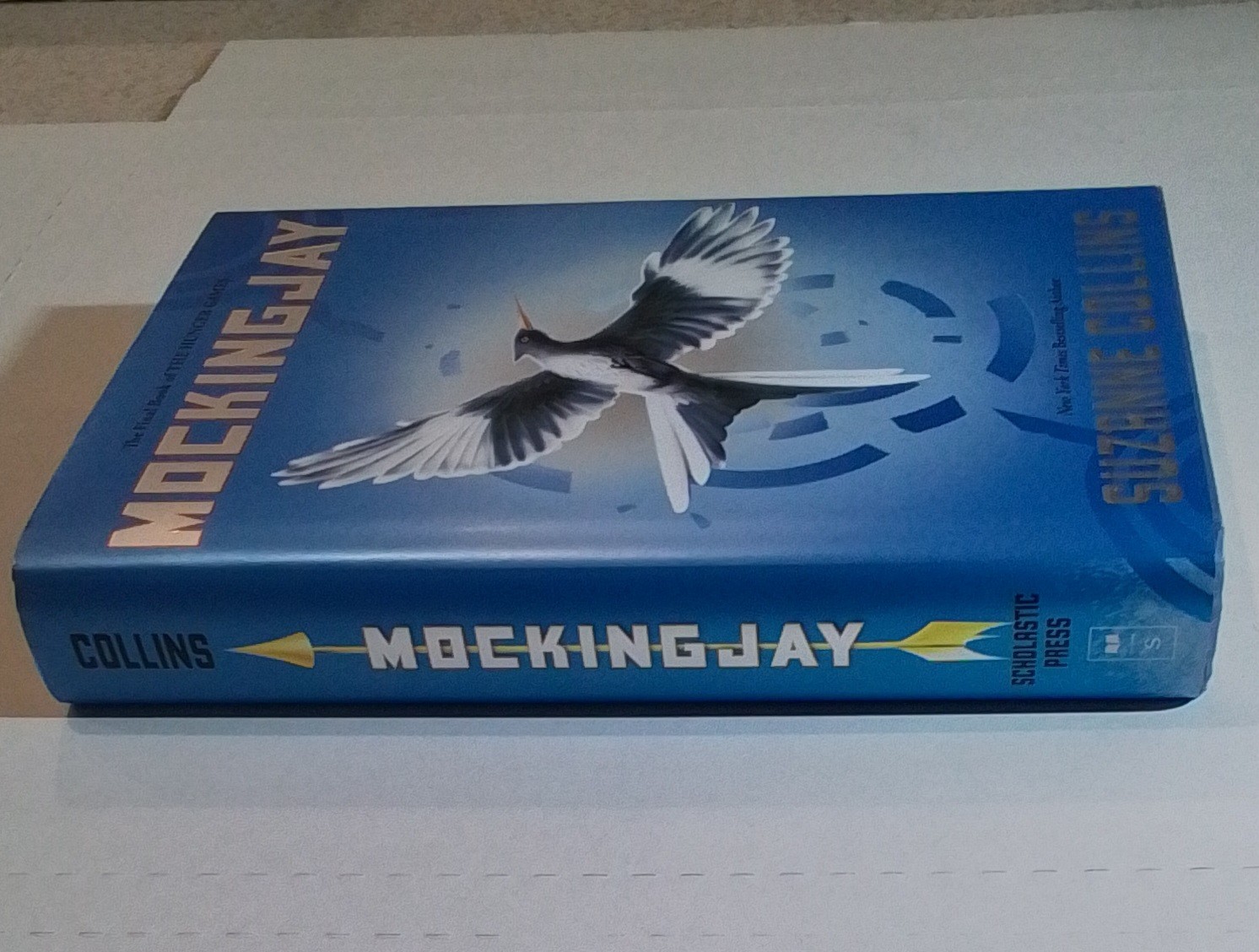 The Hunger Games Trilogy 3 Book Set – Catching Fire, Mockingjay, Hunger Games