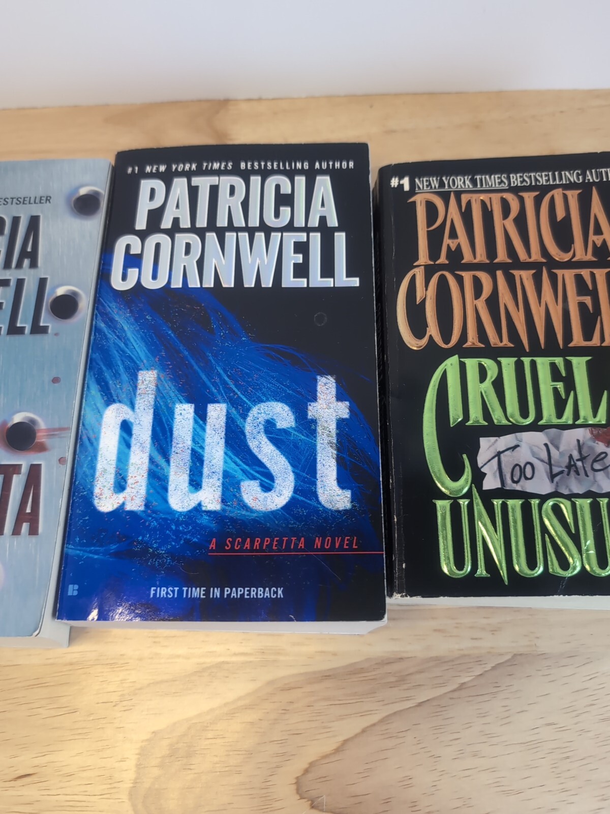 Patricia Cornwell Book Lot Dust, Scarpetta And Cruel & Unusual