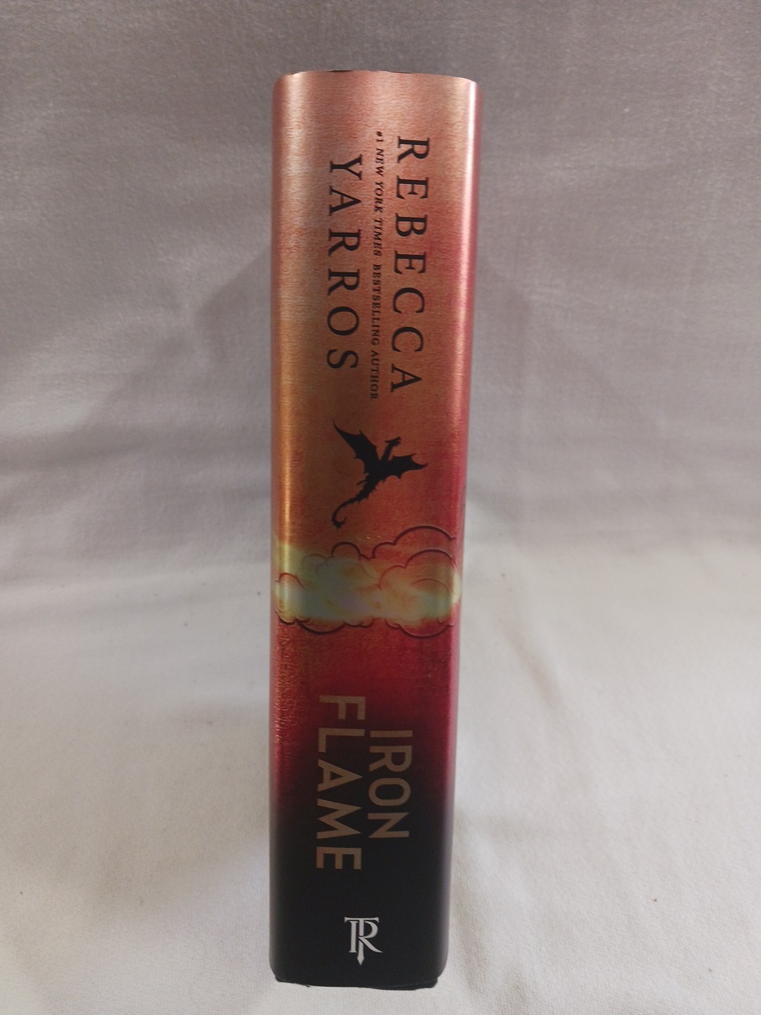 Yarros Iron Flame Black Sprayed Edges HC DJ First Edition 1st Printing LIKE-NEW