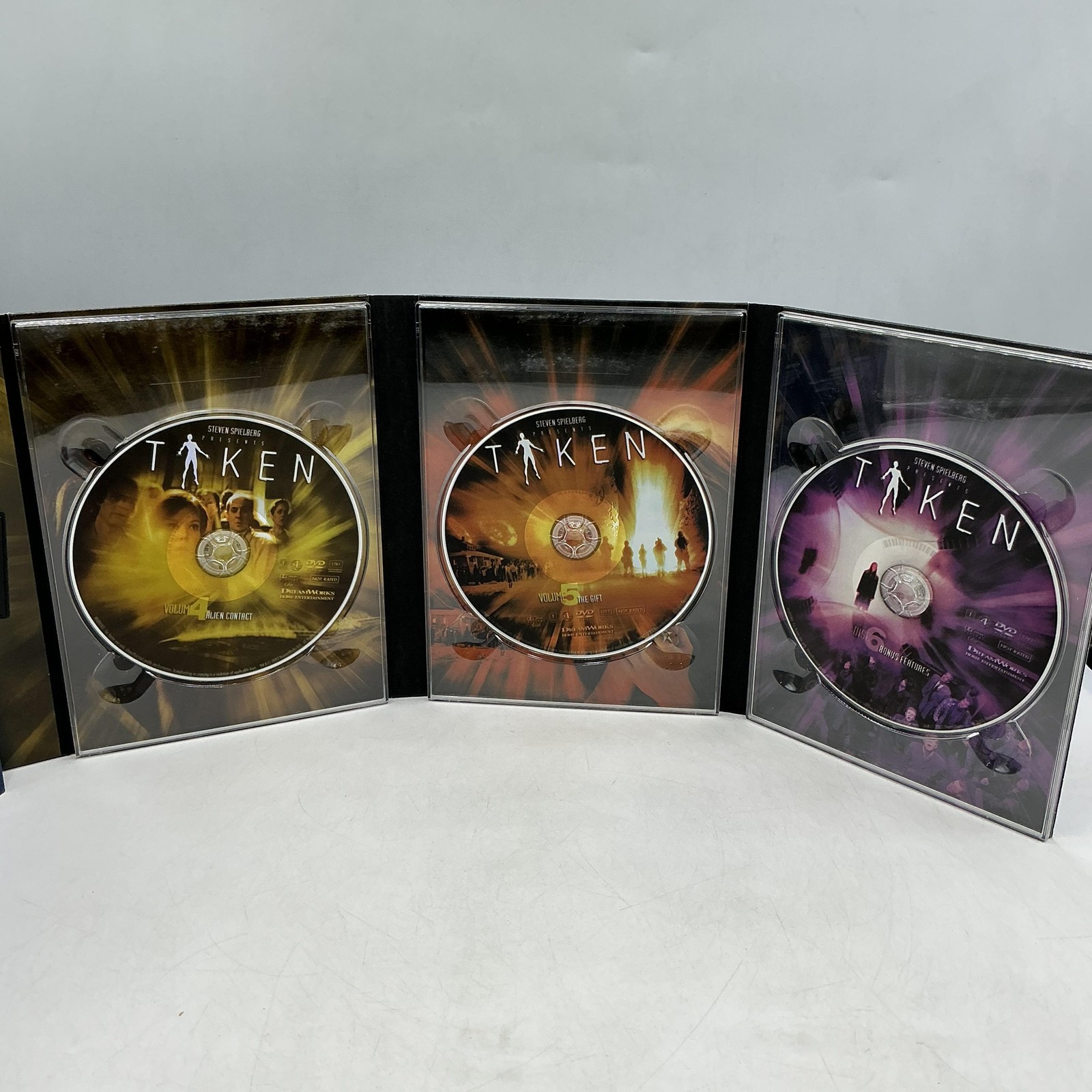 TAKEN Steven Spielberg Box Set DreamWorks 3-Disc Blue Sci-Fi Film/TV DVD