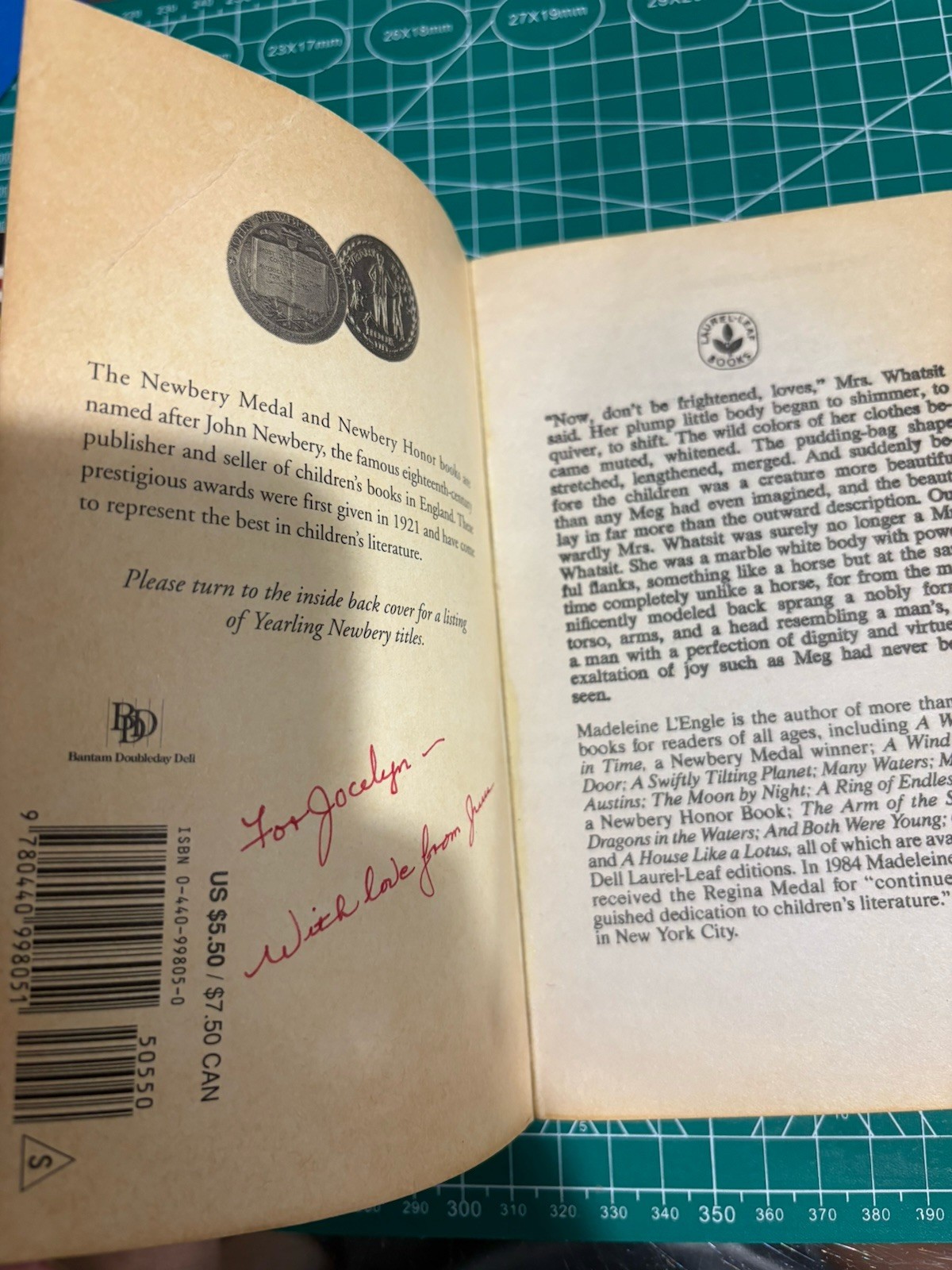 A Wrinkle in Time Madeleine L’Engle 1976 vintage PB Stranger Things