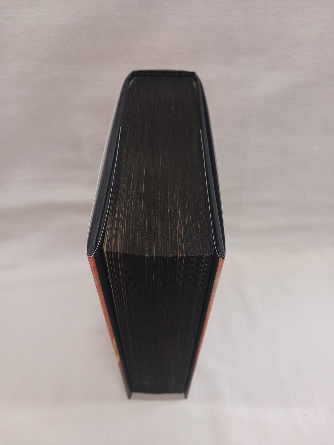 Yarros Iron Flame Black Sprayed Edges HC DJ First Edition 1st Printing LIKE-NEW