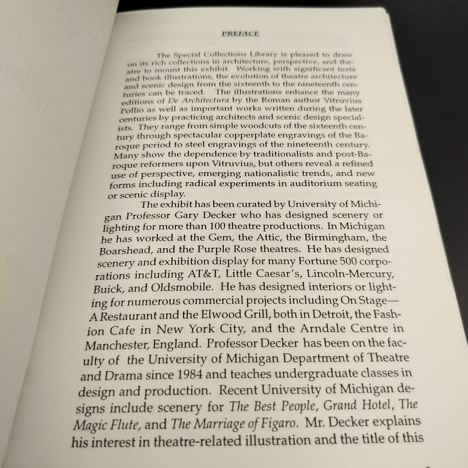 Just Look at the Pictures Theatre Architecture & Scenic Design 1513-1890 Gary