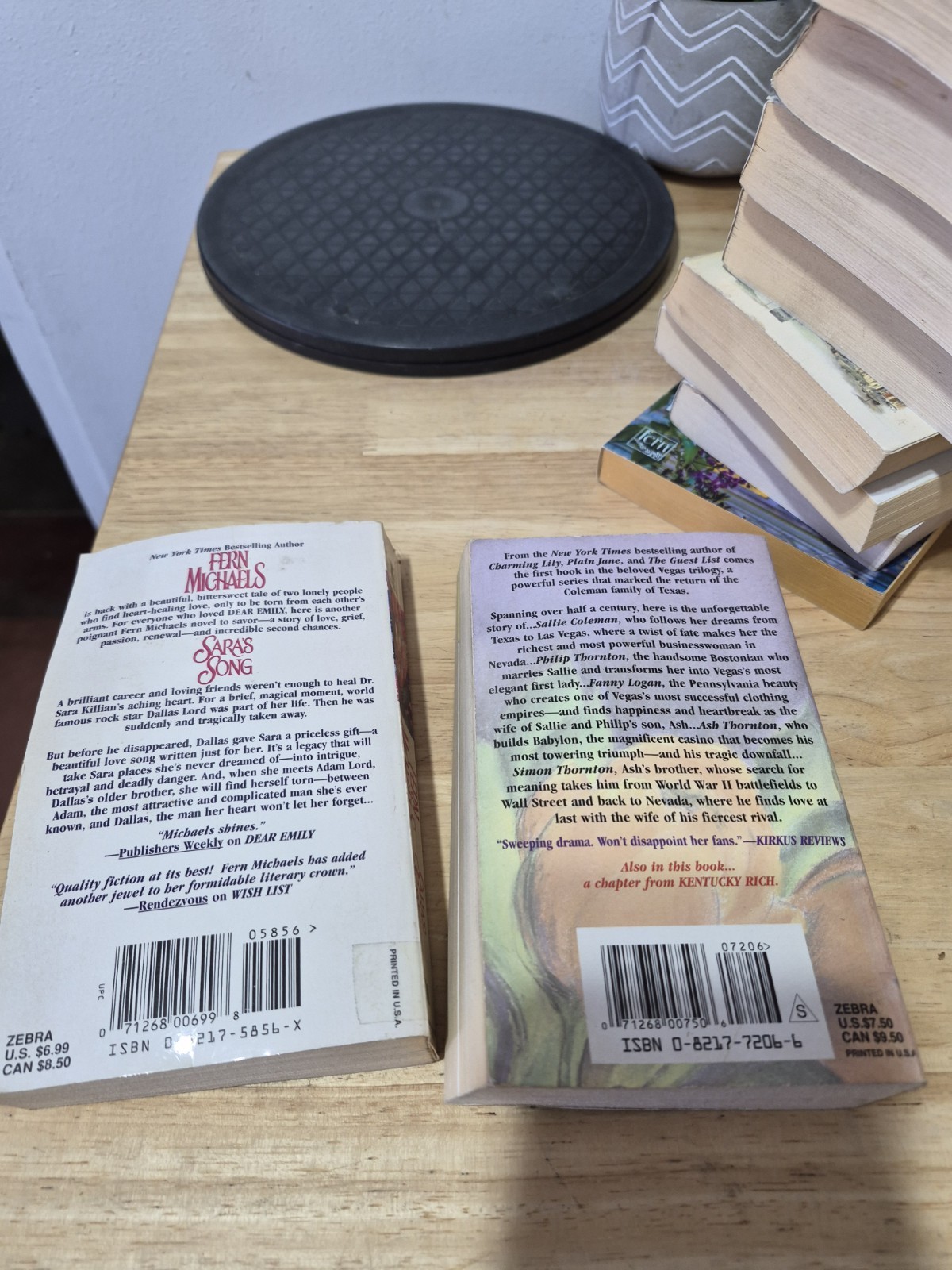 Lot of 10 Fern Michaels Paperback Books TITLES SEEN