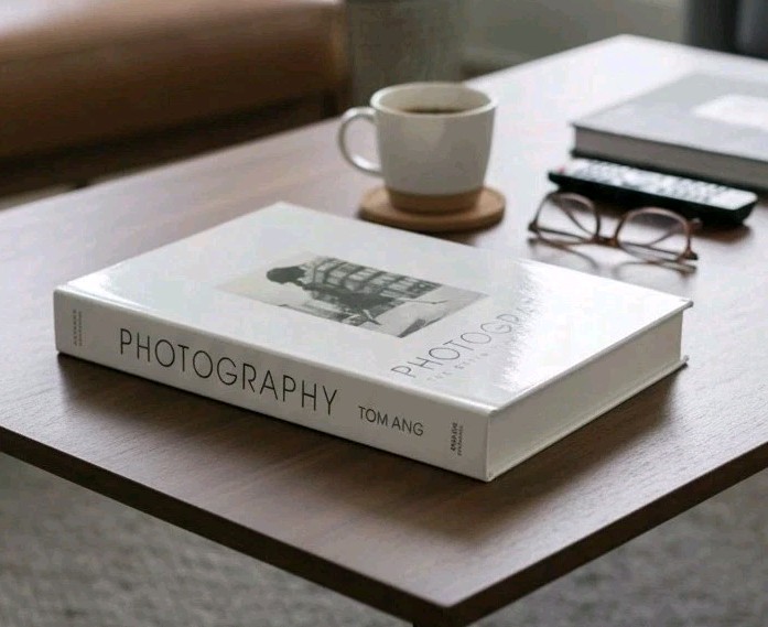 Photography : Hardcover The Definitive Visual History by Tom Ang