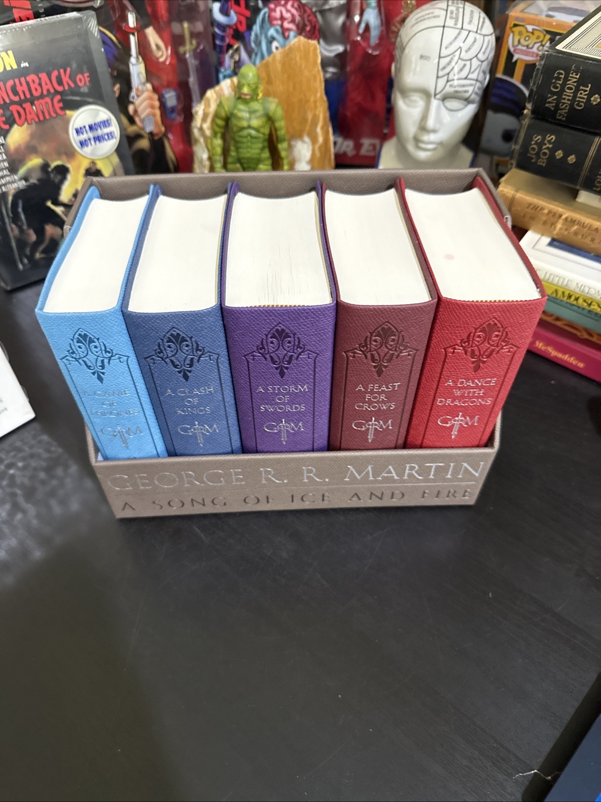 A Game of Thrones: A Song of Ice and Fire Leather-Cloth 5-Book Set George Martin