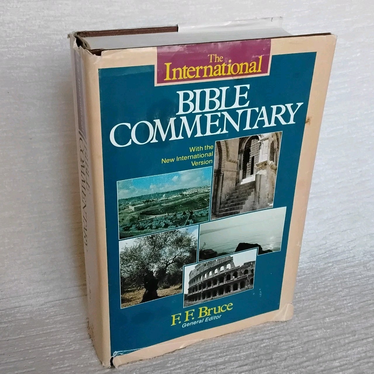International Bible Commentary by F.F. Bruce 1986 Zondervan Guideposts Used