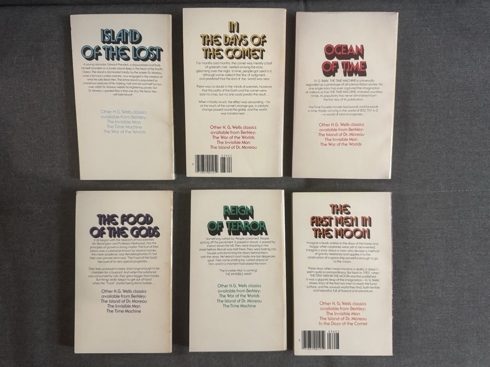 Six Book HG Wells Berkley Books Richard Powers Cover Art Lot