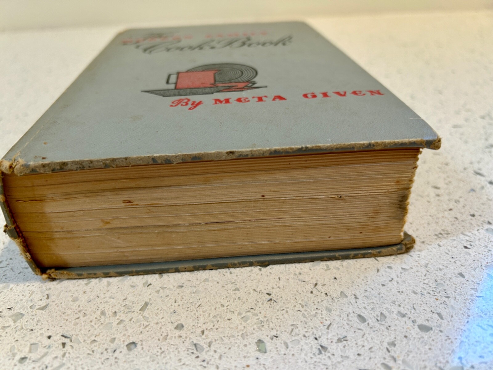 META GIVEN The Modern Family 1953 Cookbook – Vintage Hard Cover – 632 Pages