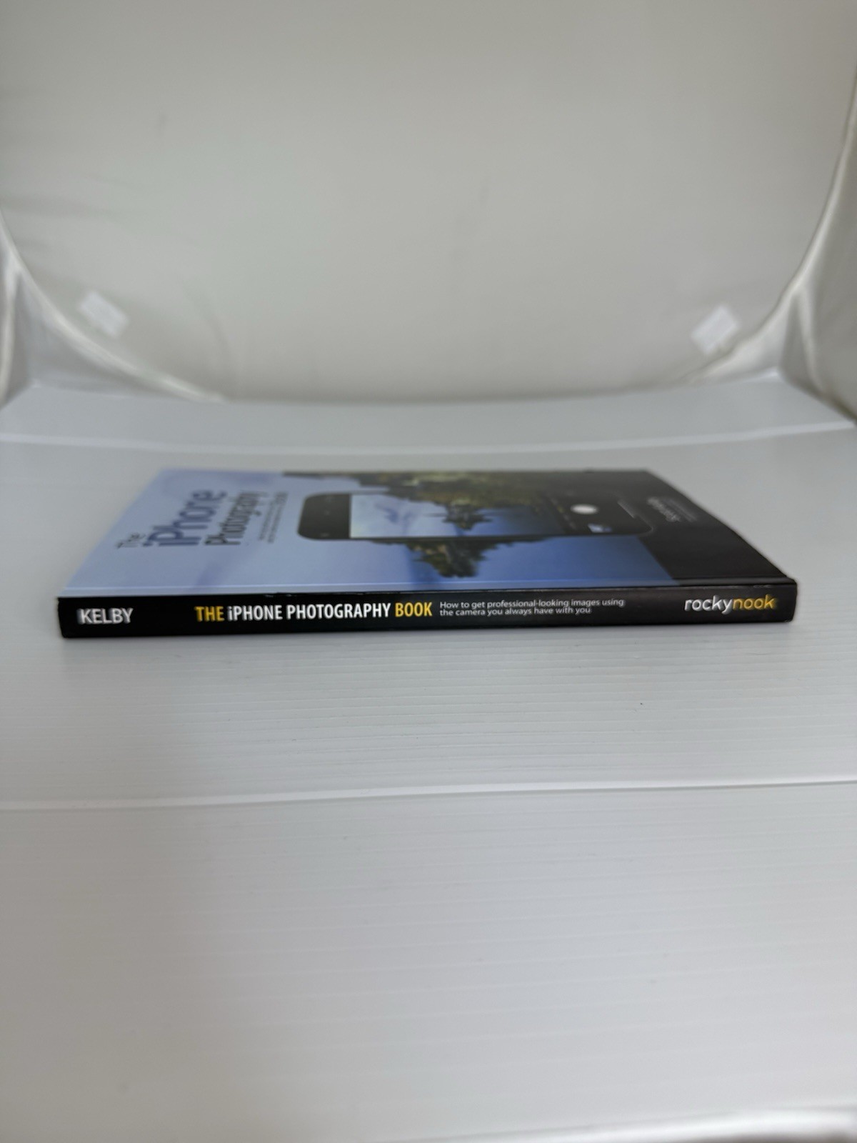 The iPhone Photography Book – Paperback By Kelby, Scott – GOOD