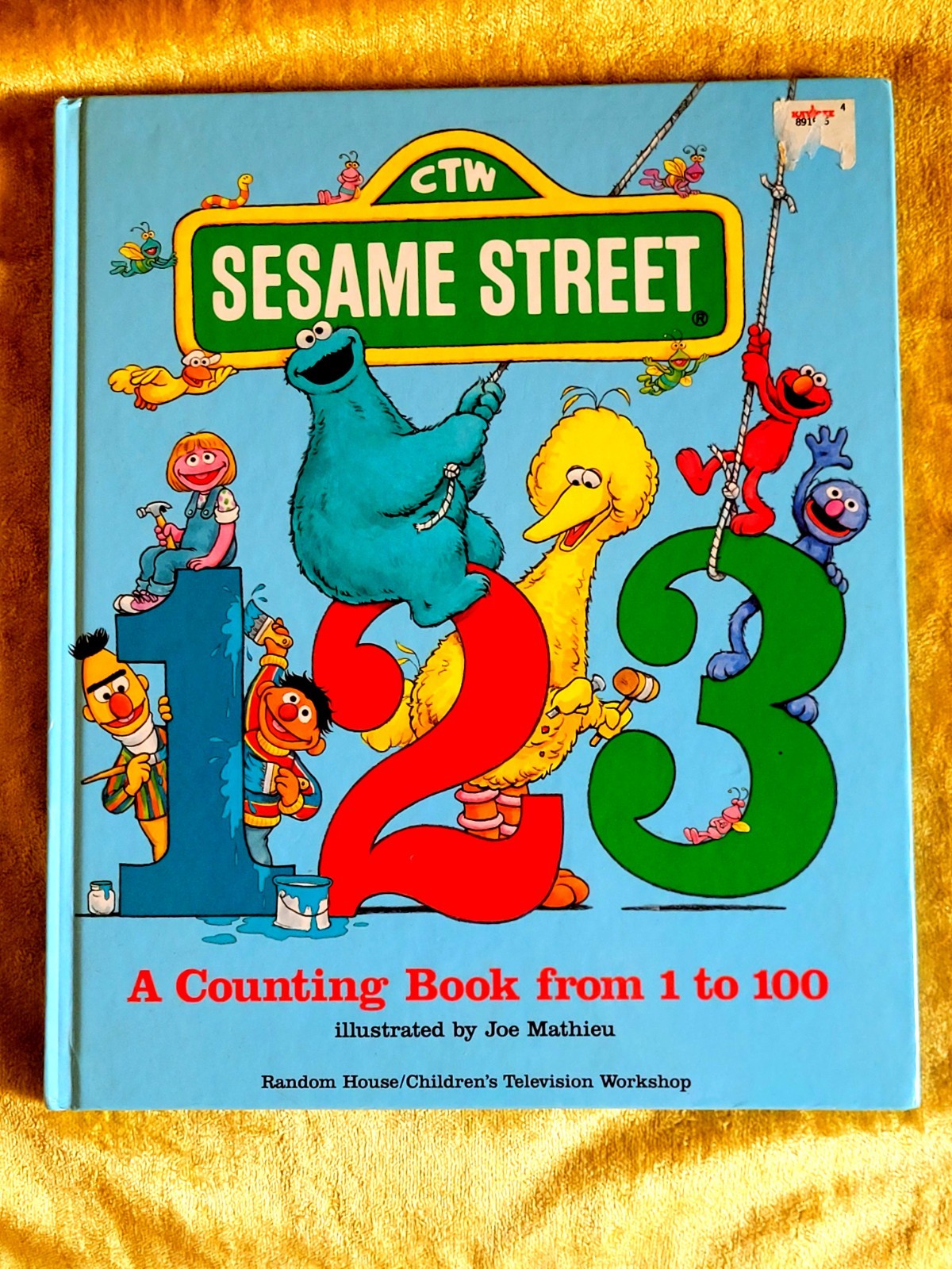 CTW SESAME STREET 1, 2, 3: A COUNTING BOOK FROM 1 TO 100 IN PERFECT CONDITION!