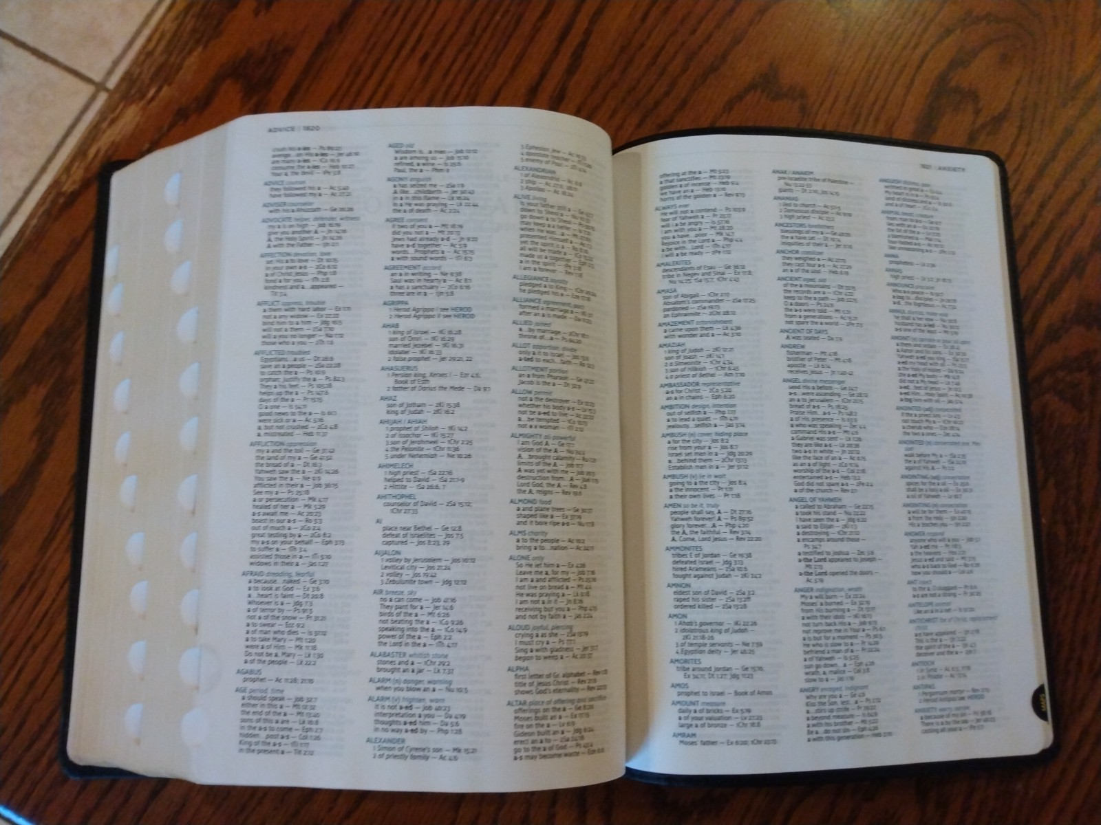 MacArthur Study Bible~ Black Genuine Leather Indexed ~Retail $174.99~2nd Ed.
