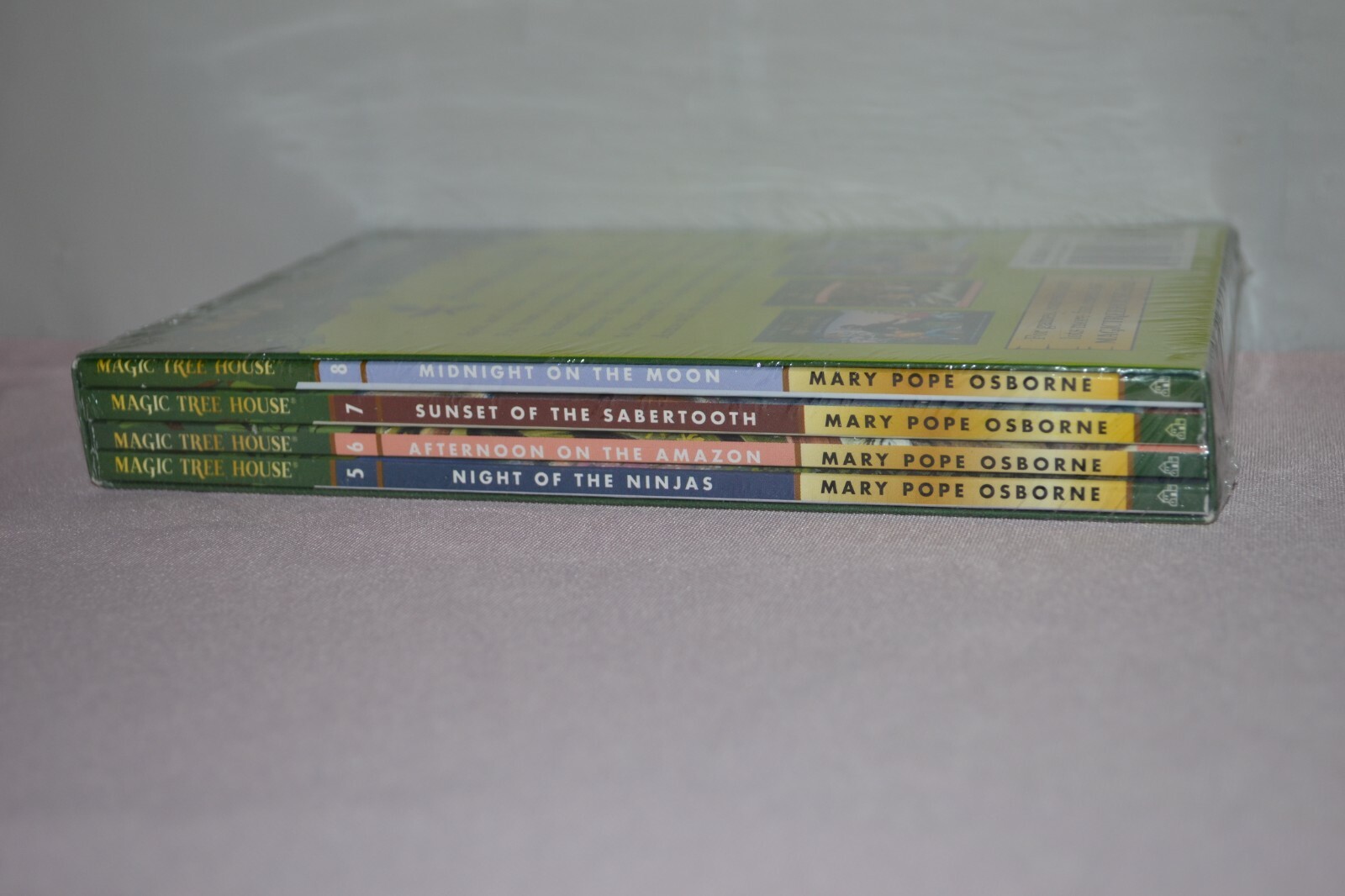 Magic Tree House Box Set of Paperbacks 5-8 in Slipcase Mary Pope Osborne