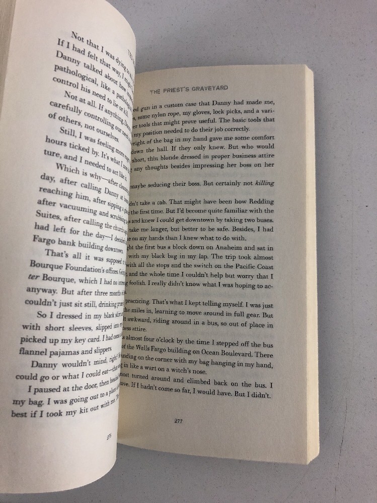 The Priest’s Graveyard – Ted Dekker (2011, Paperback)