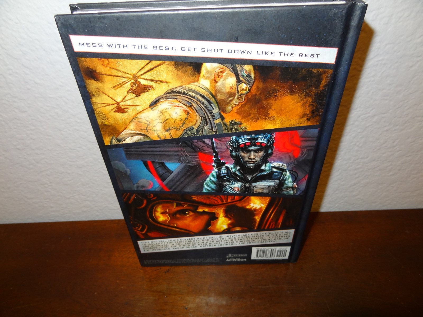 Call of Duty • Black Ops – The Official Comic Collection. 246 Pages Hard Cover