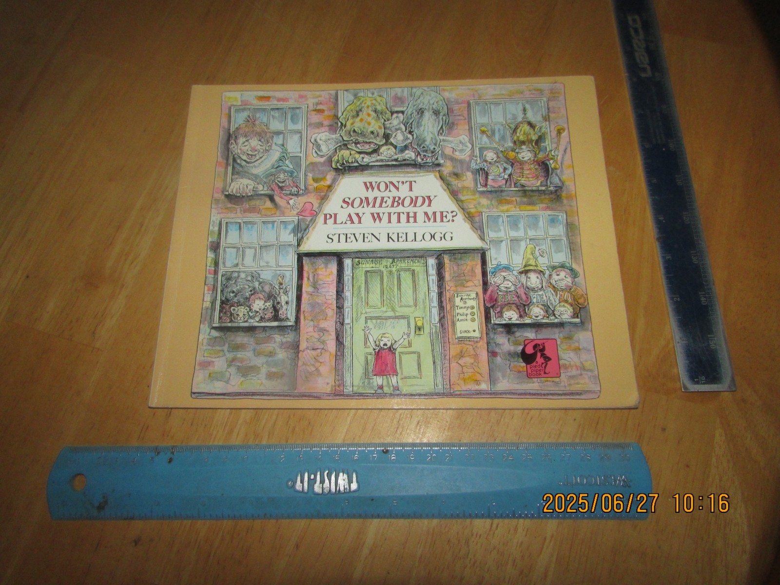 Won’t Somebody Play with Me? by Steven Kellogg (1976, Trade Paperback)