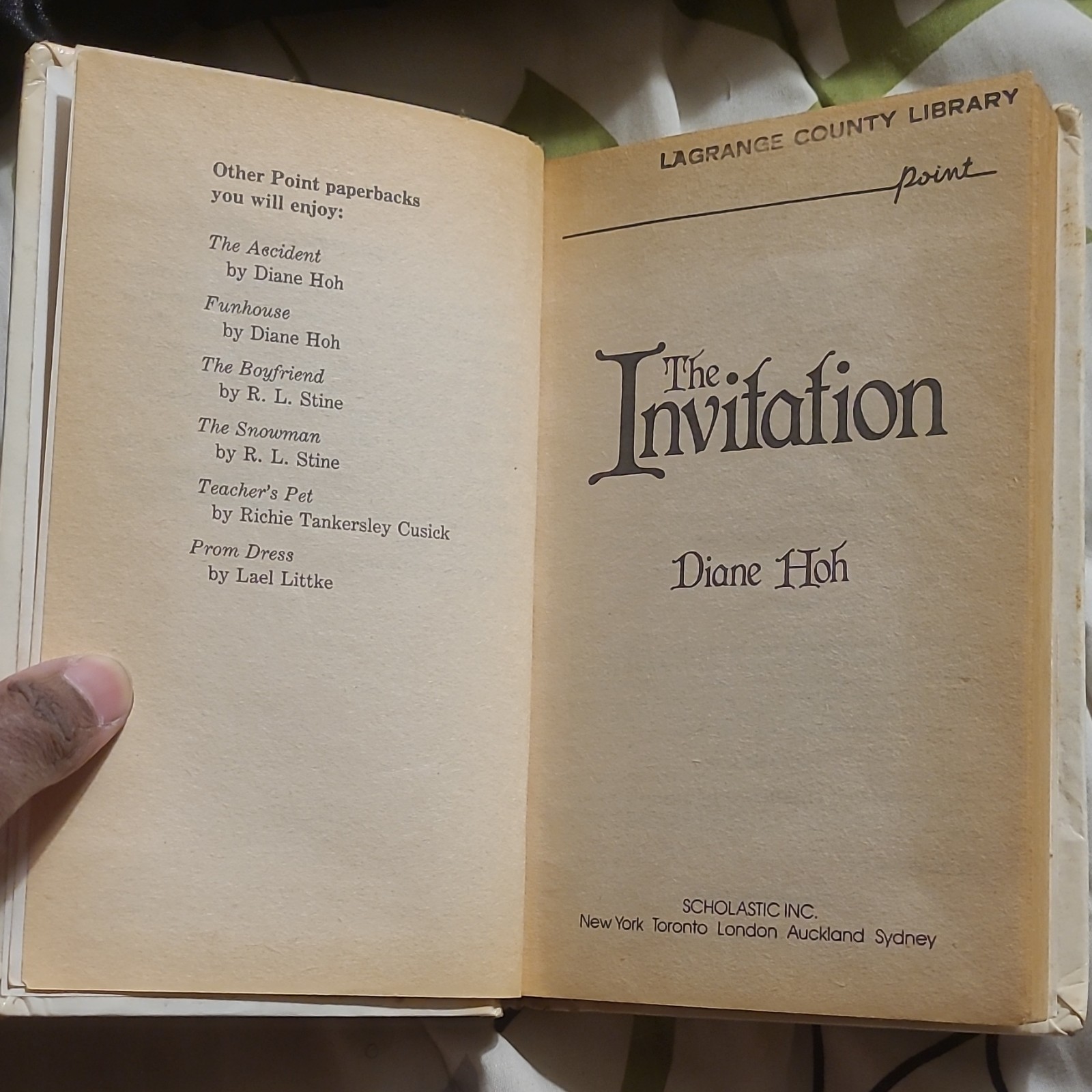 Scholastic Inc. The Invitation Diane Hoh HC 1991 First Ed Horror Point Series