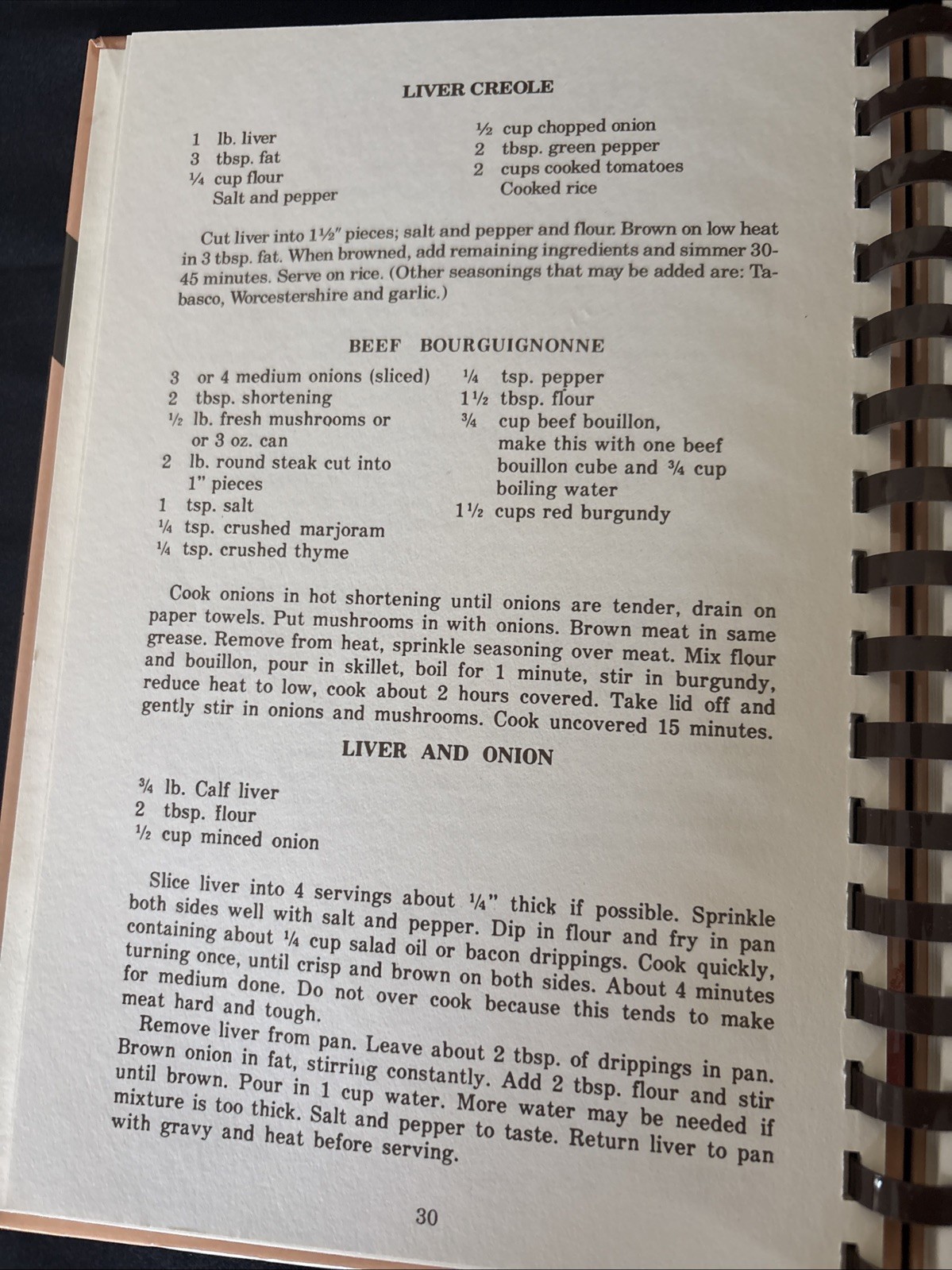 1995 SAVANNAH, GA, MRS. WILKES BOARDING HOUSE FAMOUS RECIPES COOKBOOK 106 PAGES