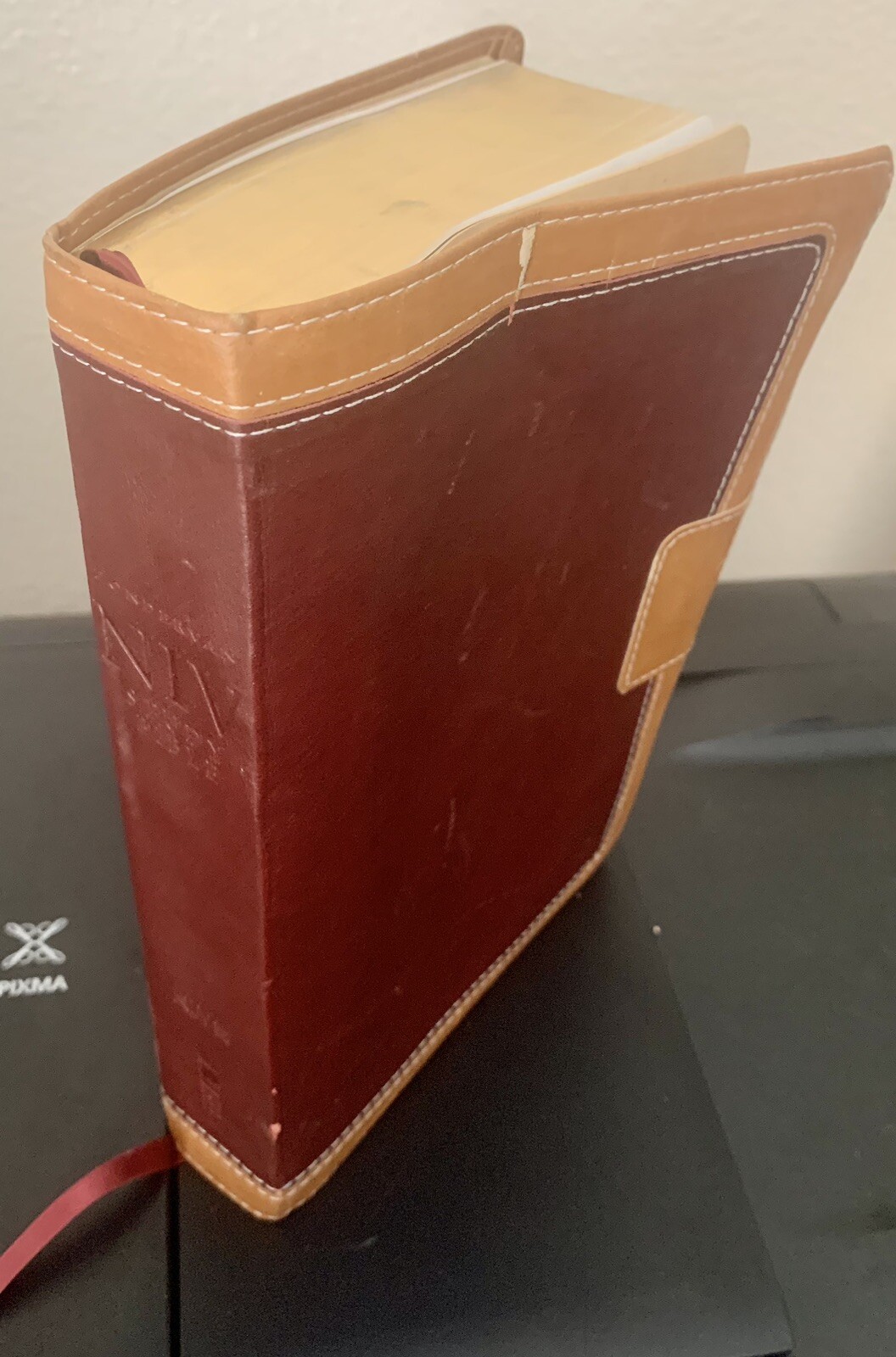 Zondervan NIV Study Bible Personal Size – Rich Red / Camel Duotone