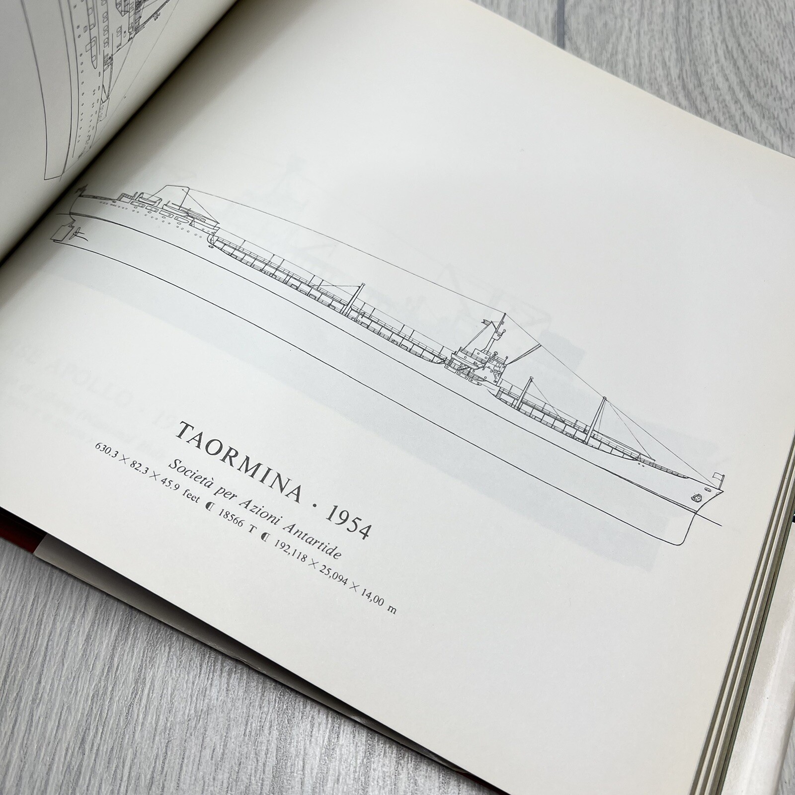 The Engine Powered Vessel by W.A. Baker Tre Tryckare 1965 Vintage Hardcover Book
