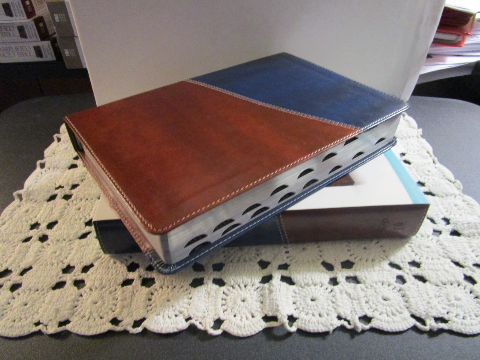 NKJV Reference Bible -Giant Print 13pt *INDEXED* Navy/Brown Imit Leather NEW!