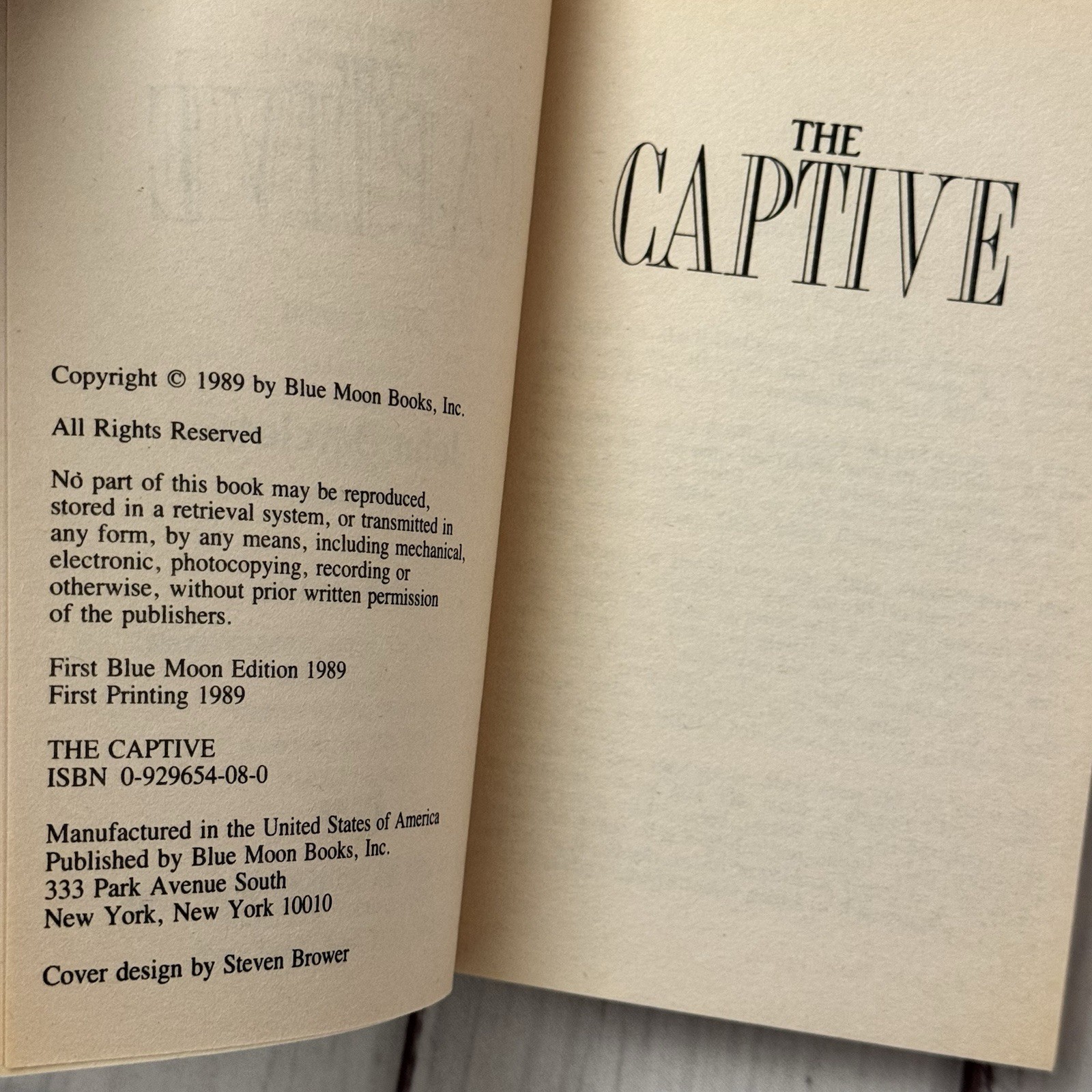 The Captive John Barclett Vintage Erotic Victorian Smut PB Blue Moon 1989