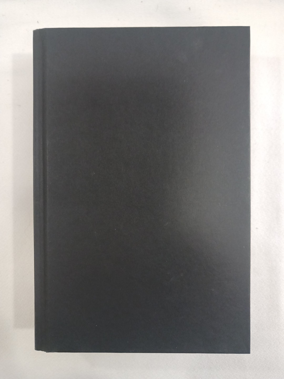Yarros Iron Flame Black Sprayed Edges HC DJ First Edition 1st Printing LIKE-NEW