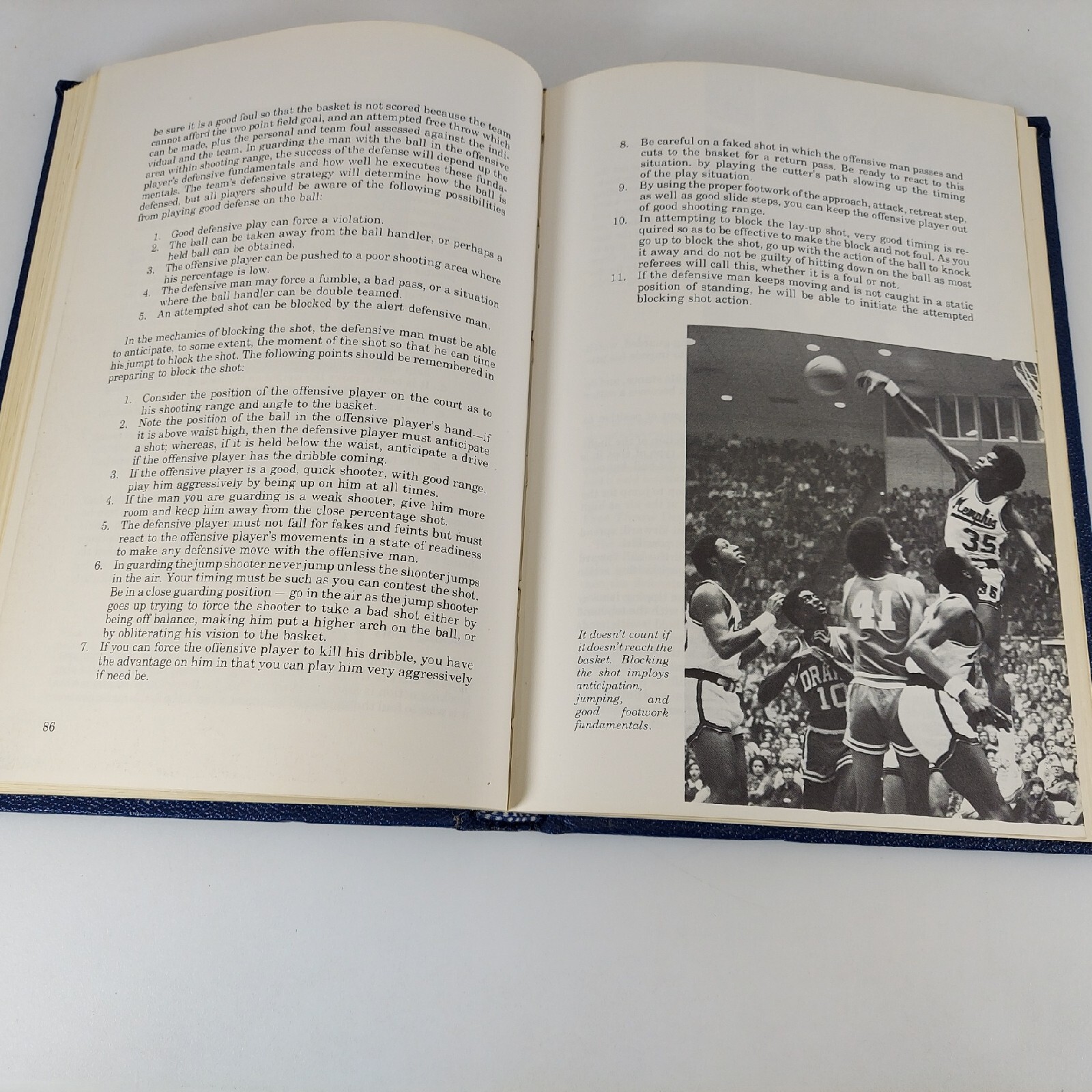 Winning Basketball by Gene Bartow, Chuck Smith Forum Press Illustrated HC 1978