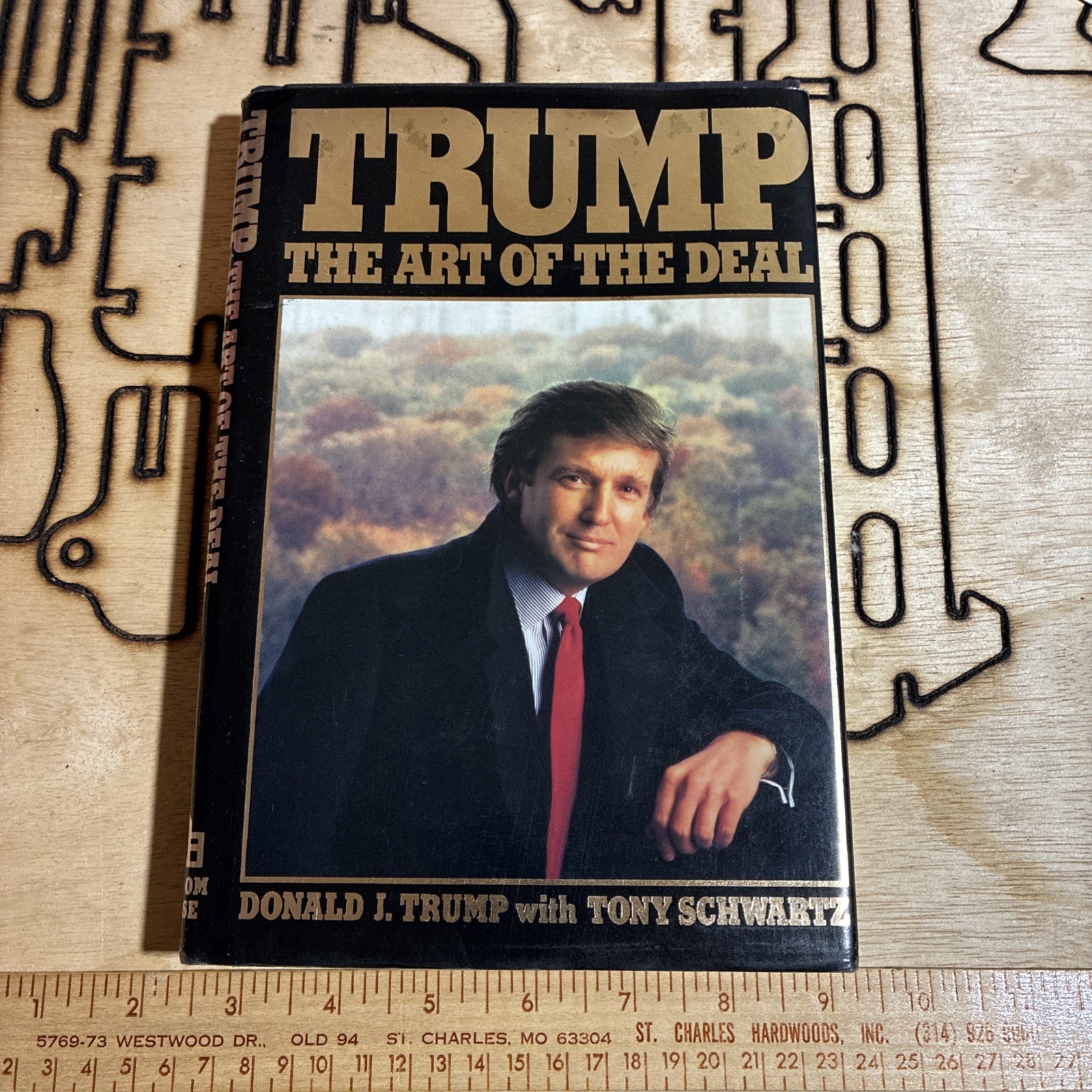 Donald Trump Business Book Art of the Deal Vintage 1st Ed HCDJ President 1987