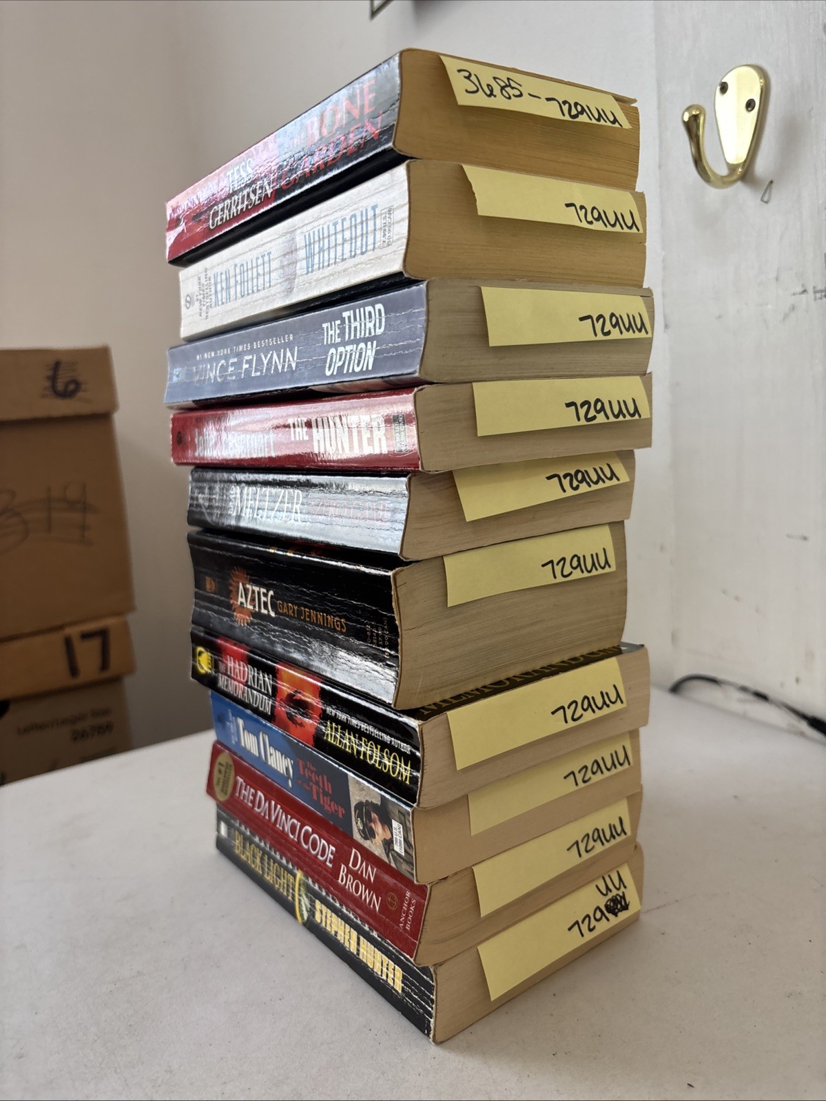 Lot of 10 – Mystery and Thrillers – Mixed Authors – FREE SHIPPING