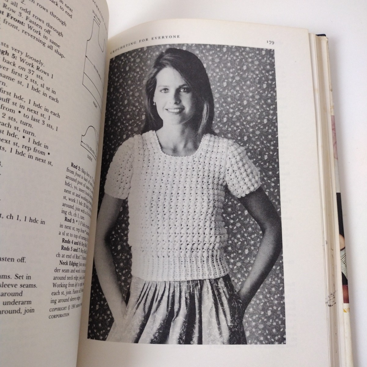 Crocheting For Pleasure: 50 Beautiful Exciting Projects by Mildred Graves Ryan