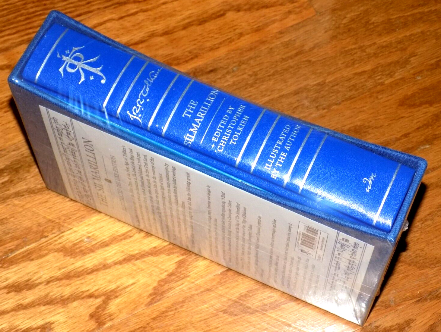 Silmarillion Hardcover J.R.R. Tolkien Deluxe Illustrated Edition Slip Case NEW